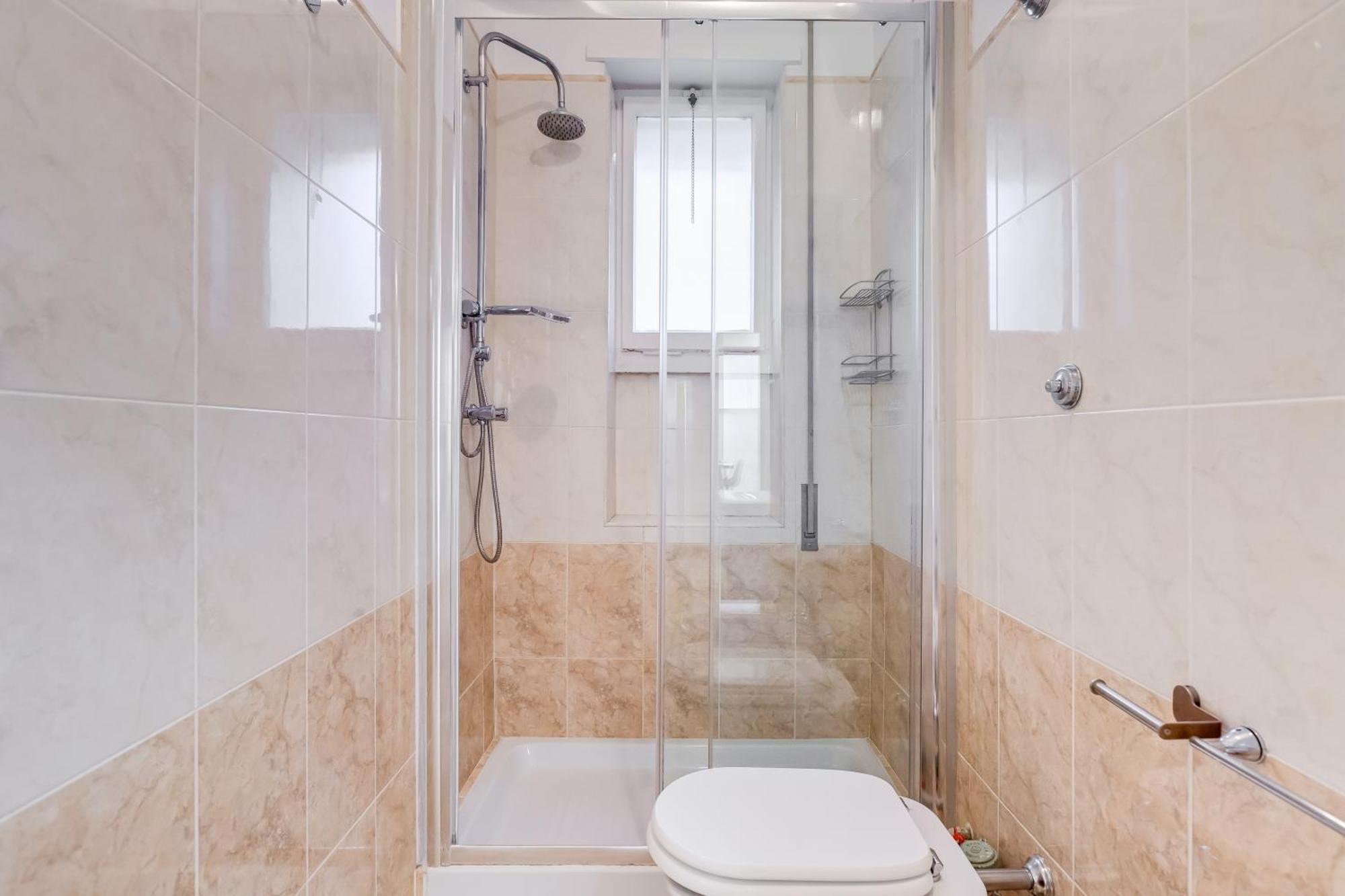 Apartment Large With Swimming Pool And Tennis Court Near The Station *