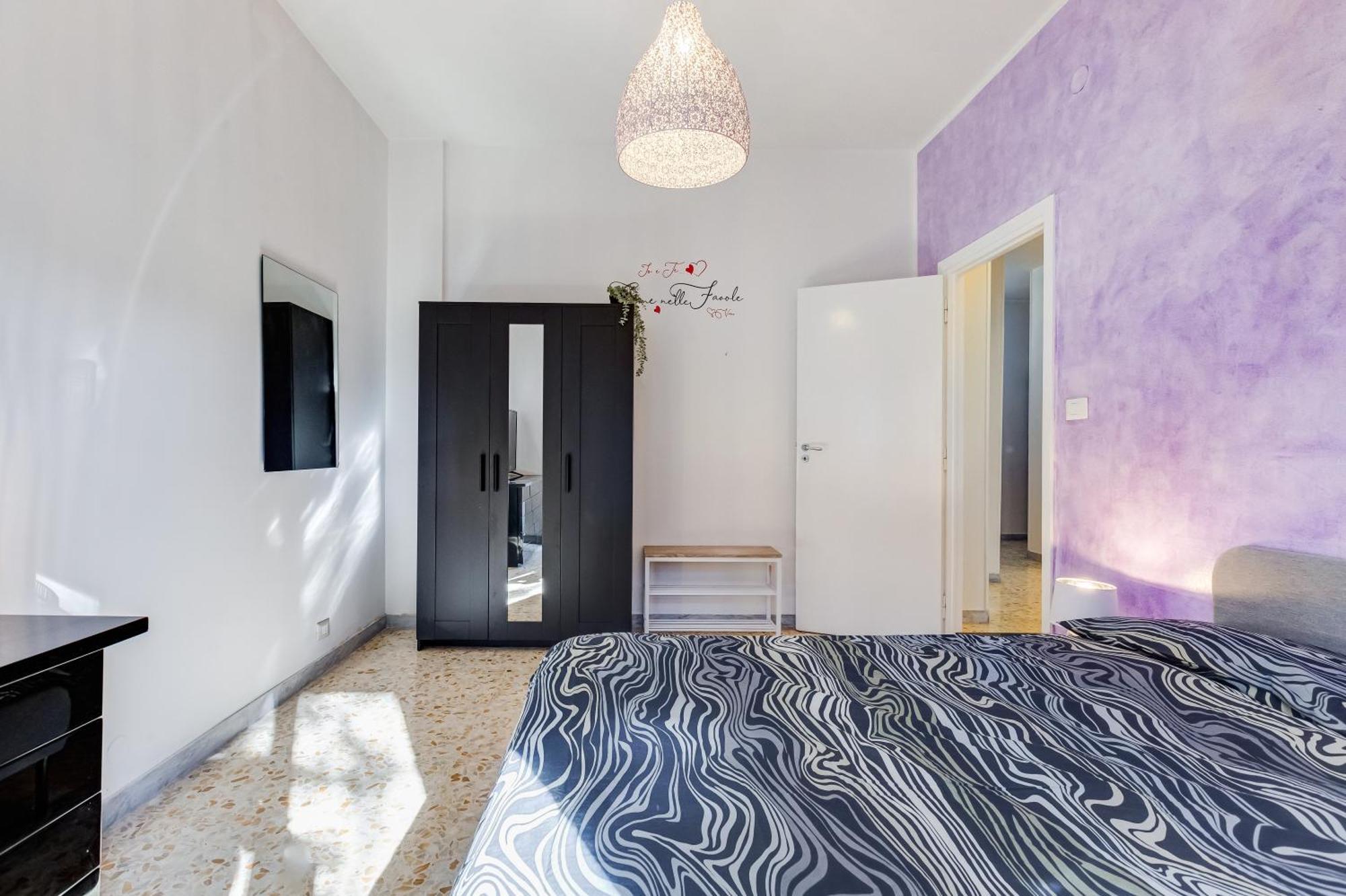 Large With Swimming Pool And Tennis Court Near The Station Apartment Rome