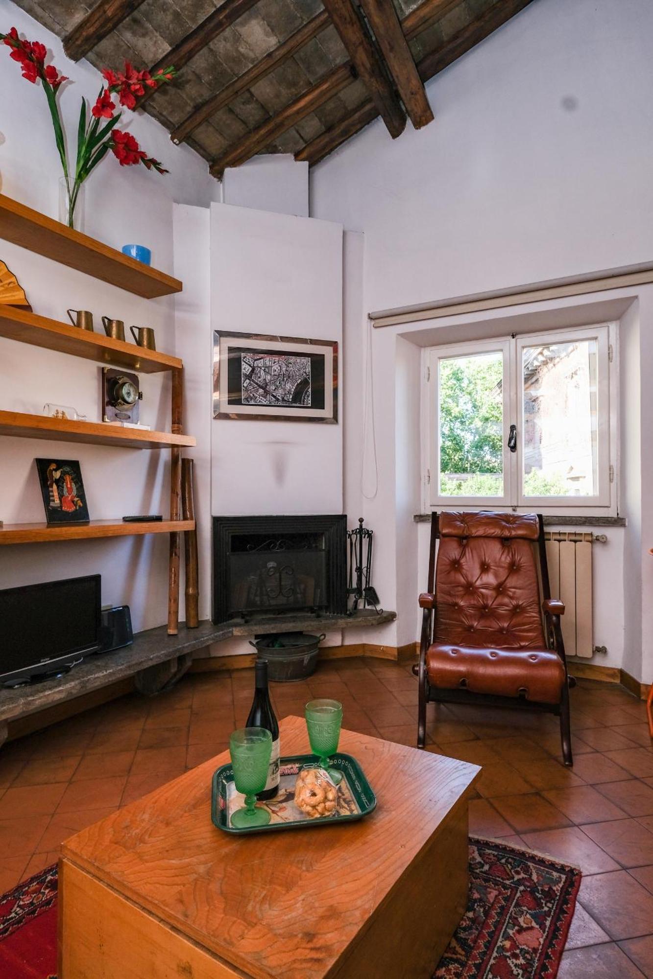 Appartement Trastevere Characteristic *