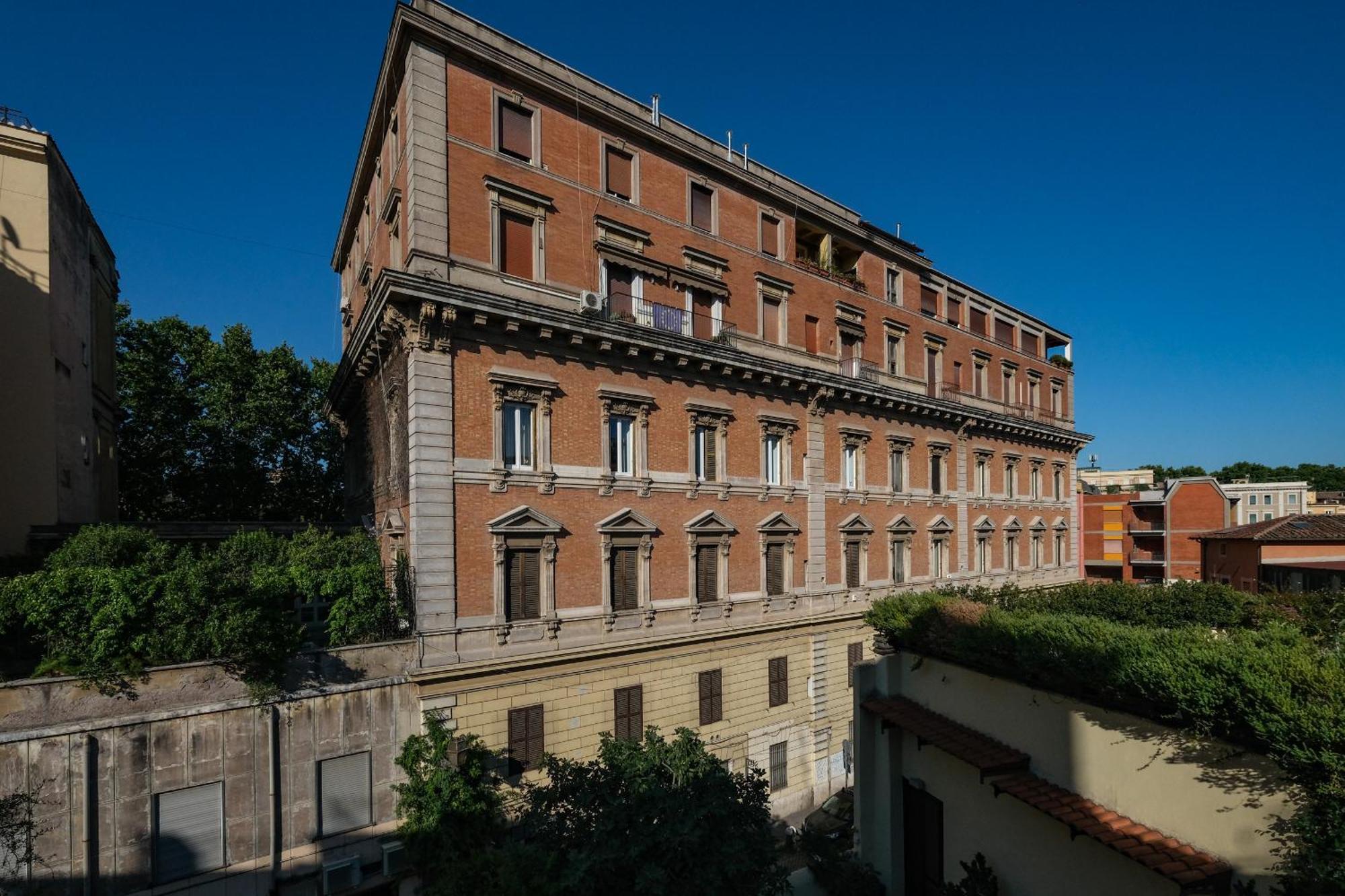 Trastevere Characteristic * Rome
