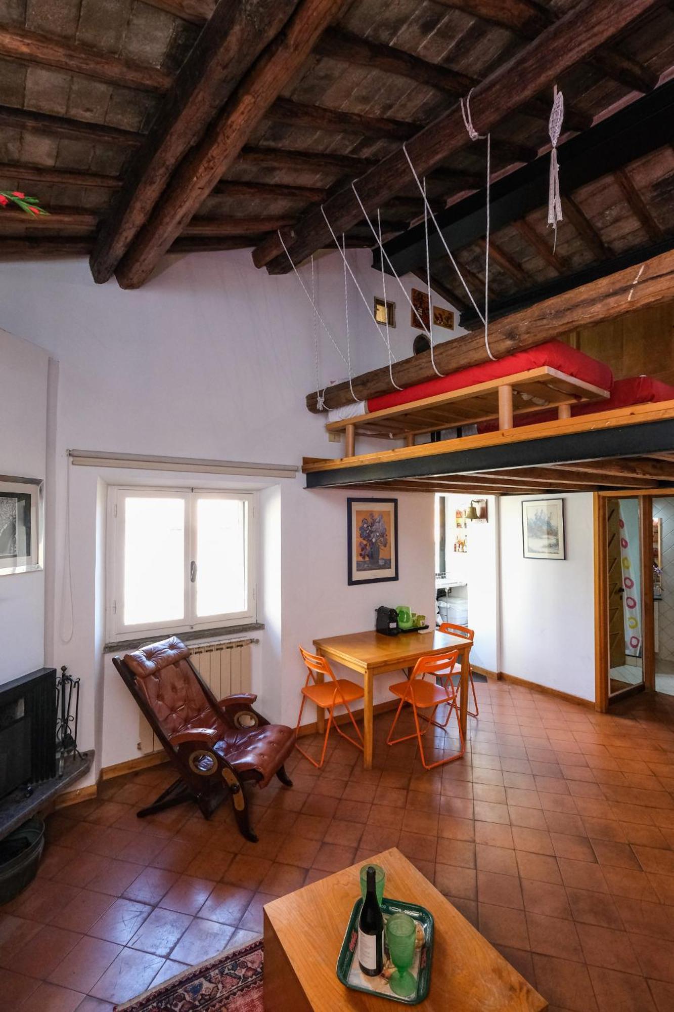Appartement Trastevere Characteristic *