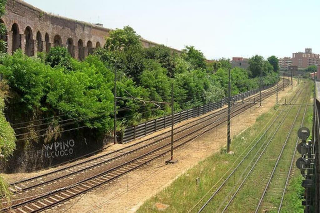 Two-room Apt. Under The Aqueduct's Arch In Pigneto * Rome