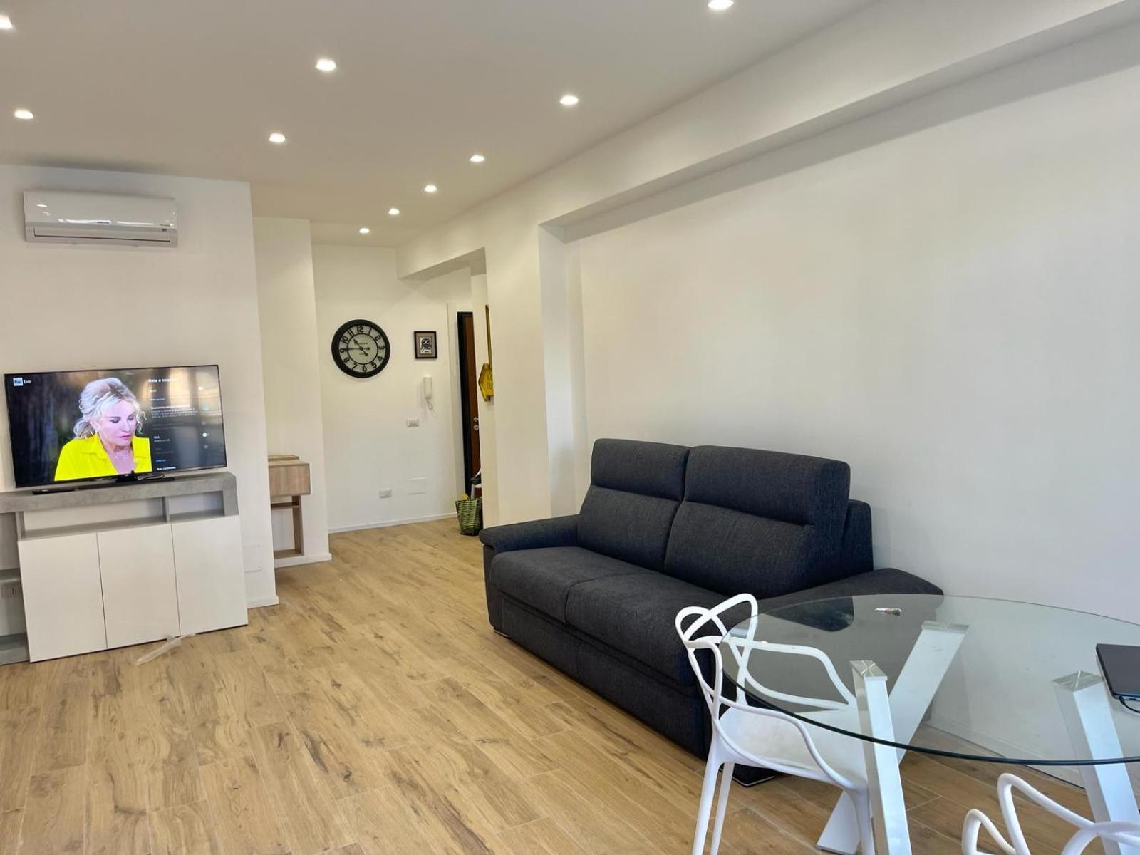 Pm 34 Viale Imperatore Guest House - 50 Mt From Metro San Paolo Appartement