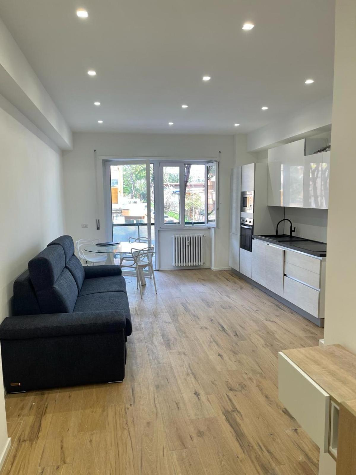 Appartement Pm 34 Viale Imperatore Guest House - 50 Mt From Metro San Paolo Rome