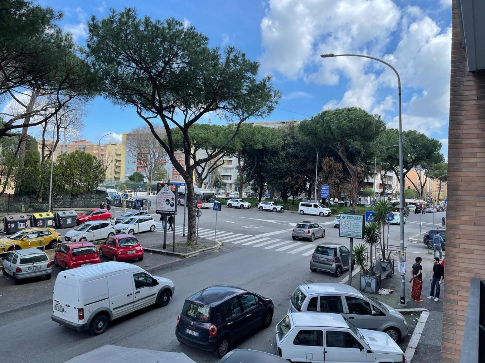 Pm 34 Viale Imperatore Guest House - 50 Mt From Metro San Paolo Apartamento