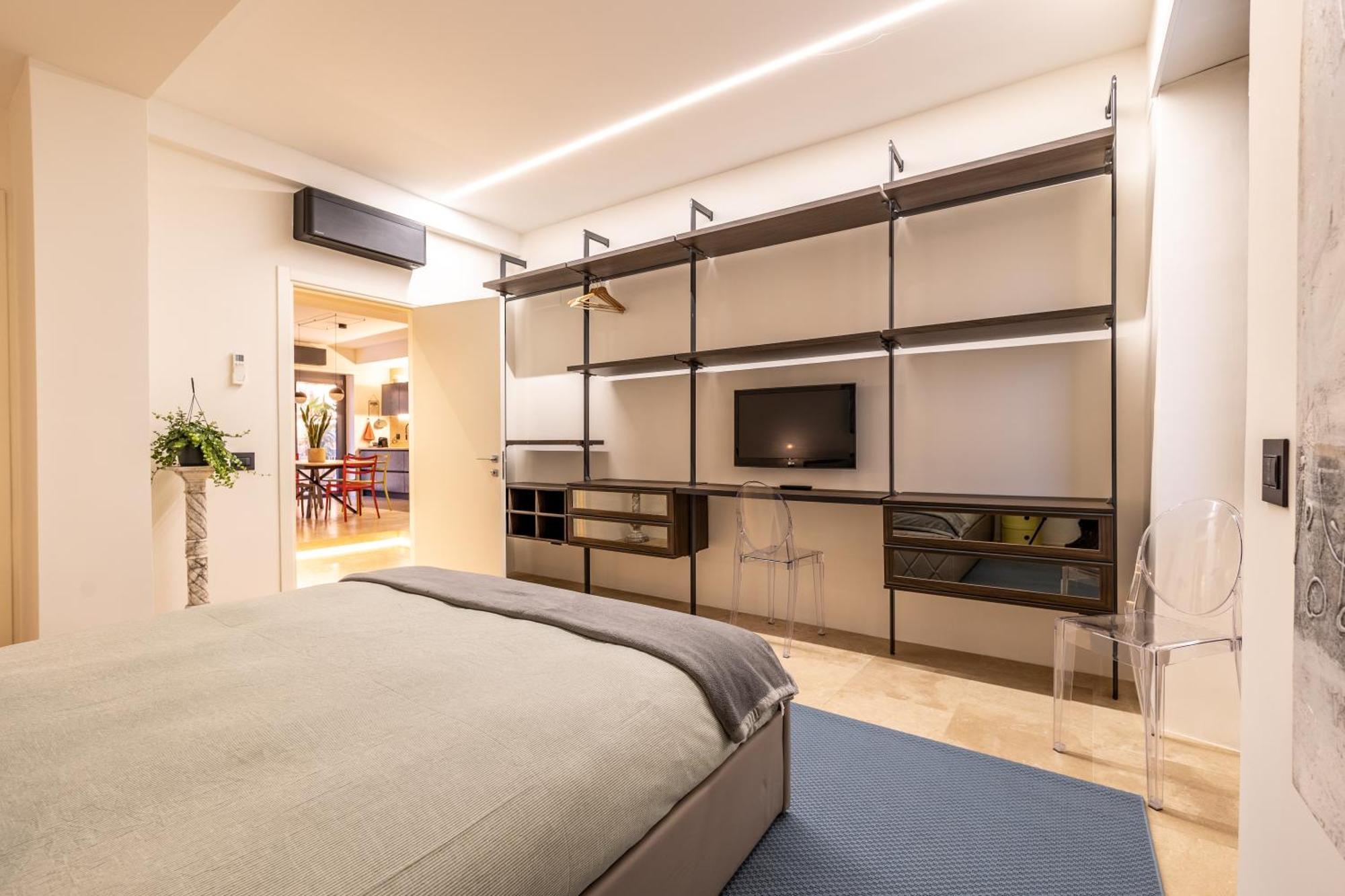 Apartment Aedrian's Loft. Boutique With Private Terrace In The Center Of Rome