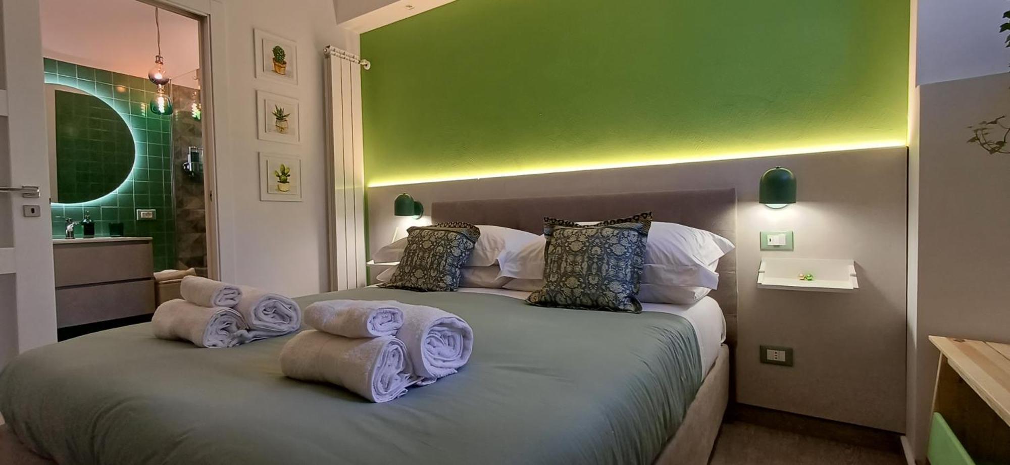 The Golden Pyramid Appartement