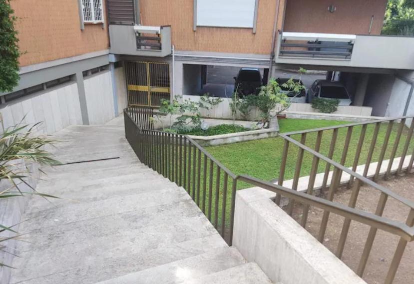 Confortevole, Con Parcheggio Gratuito Apartment