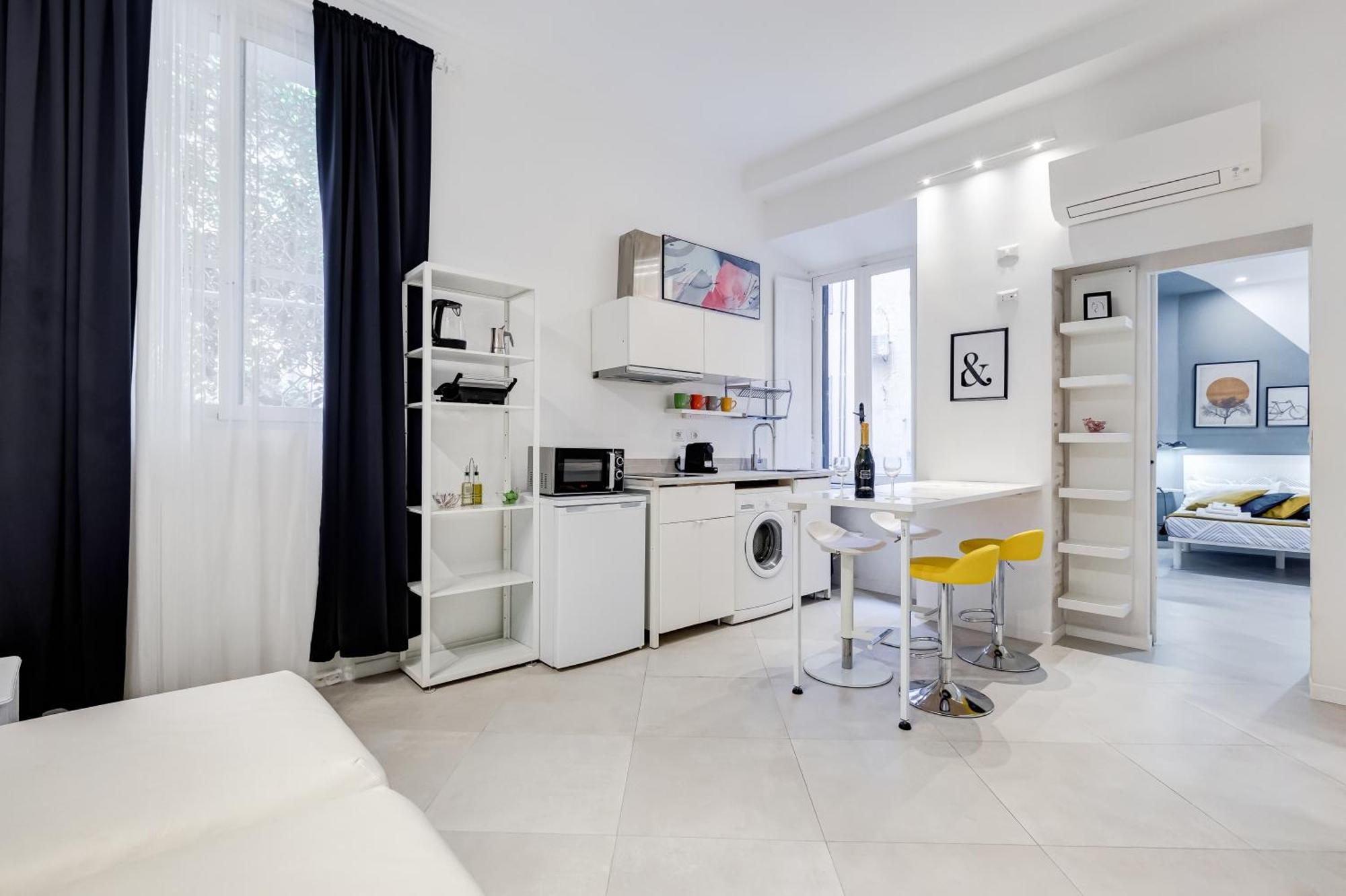 Apartment Bdc Alpha & Omega In Monti District With 2bath