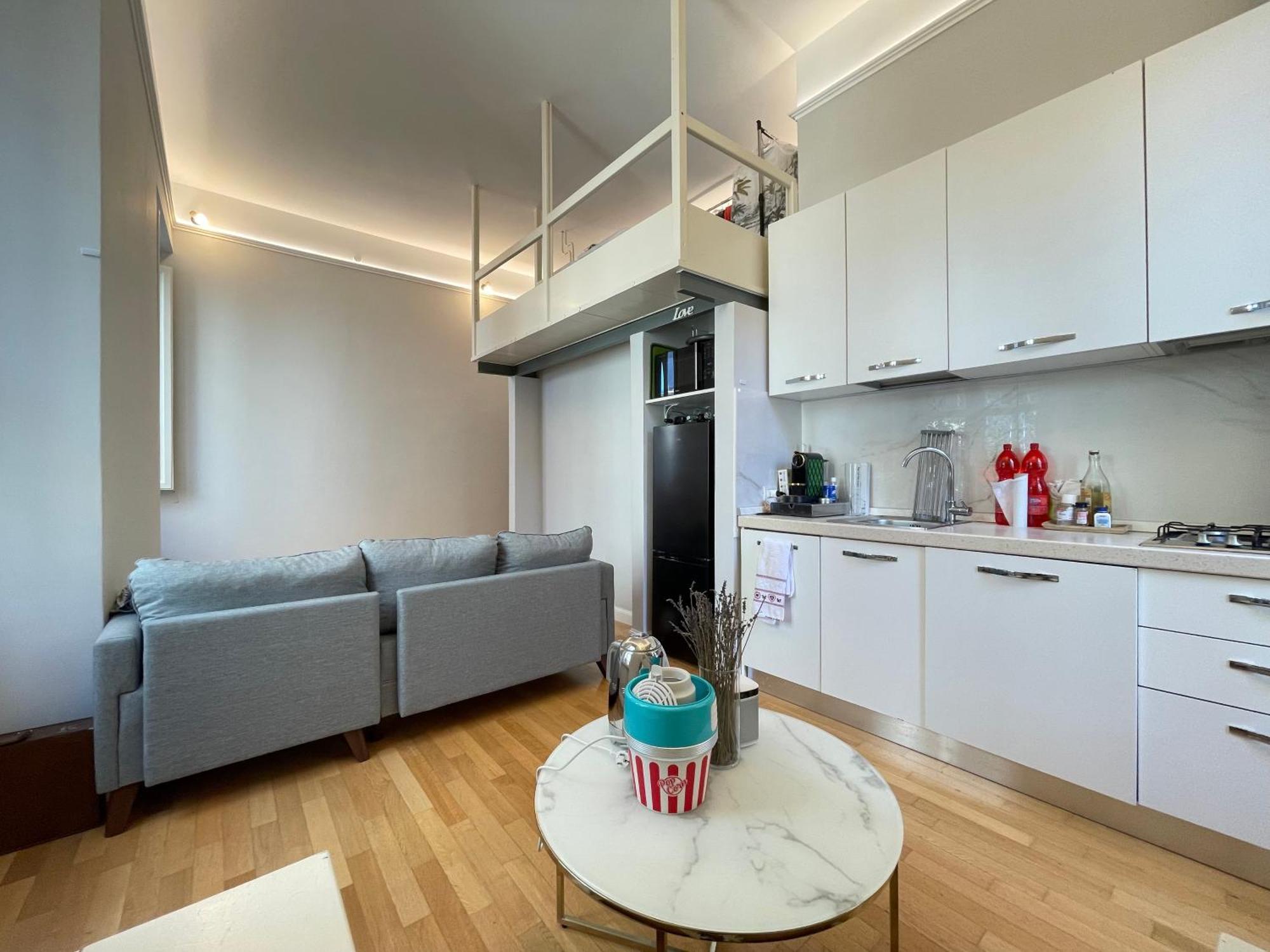 Borghese & Albani - Luxury Loft Apartment