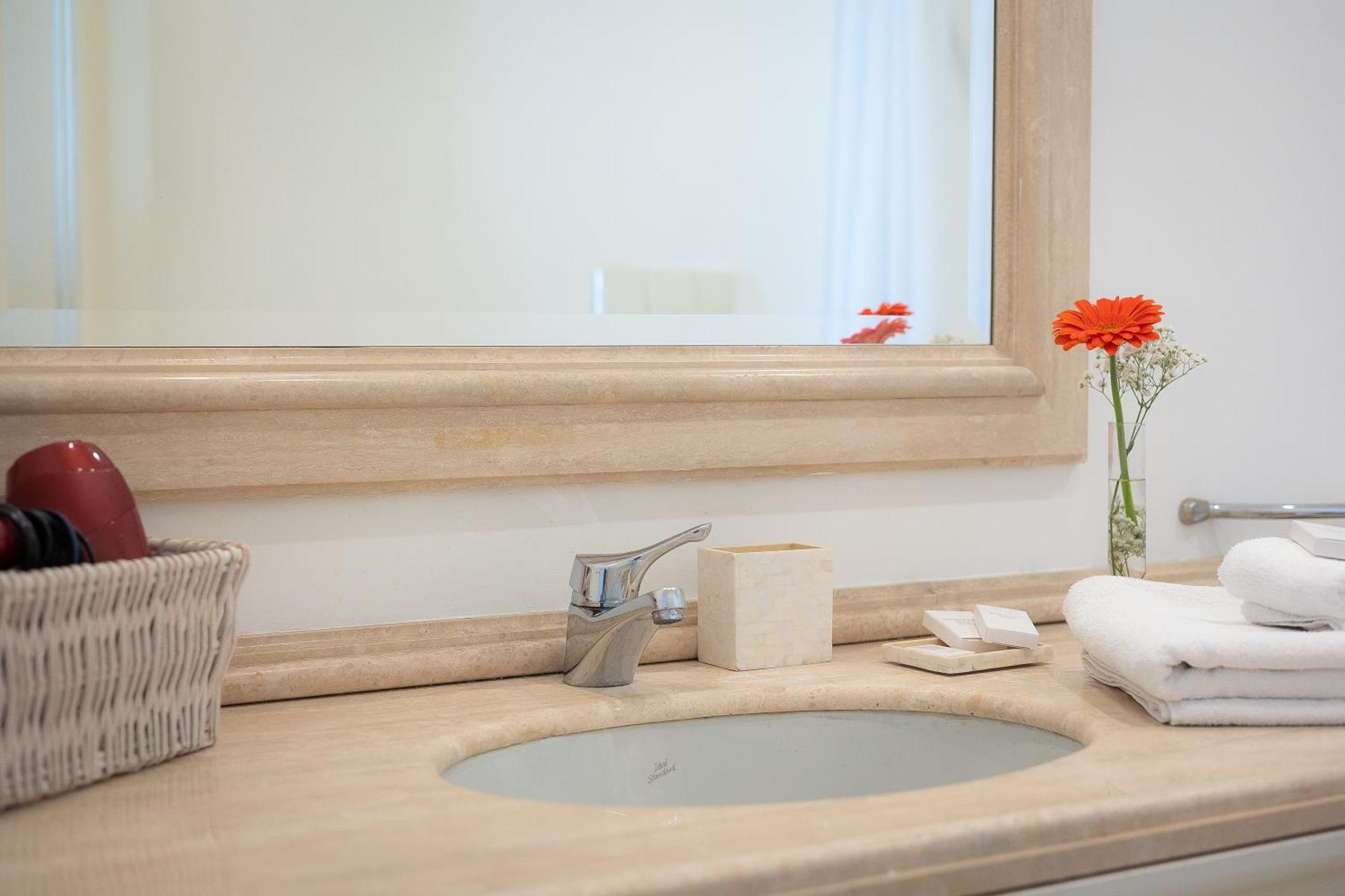 Amazing Elegant Jewish Ghetto Apartment Rome