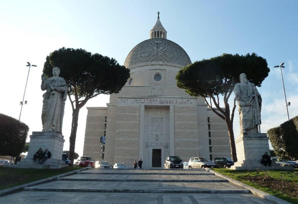Elegant Comfy Three-rooms In Eur With Parking Rome