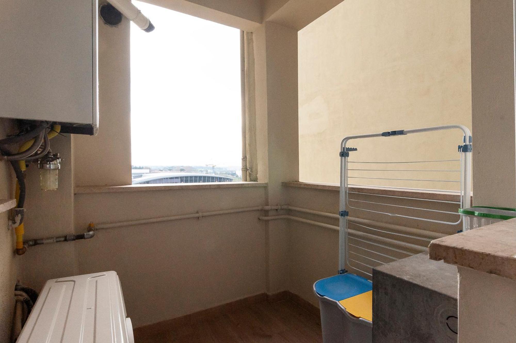 Apartment Elegant Comfy Three-rooms In Eur With Parking Rome