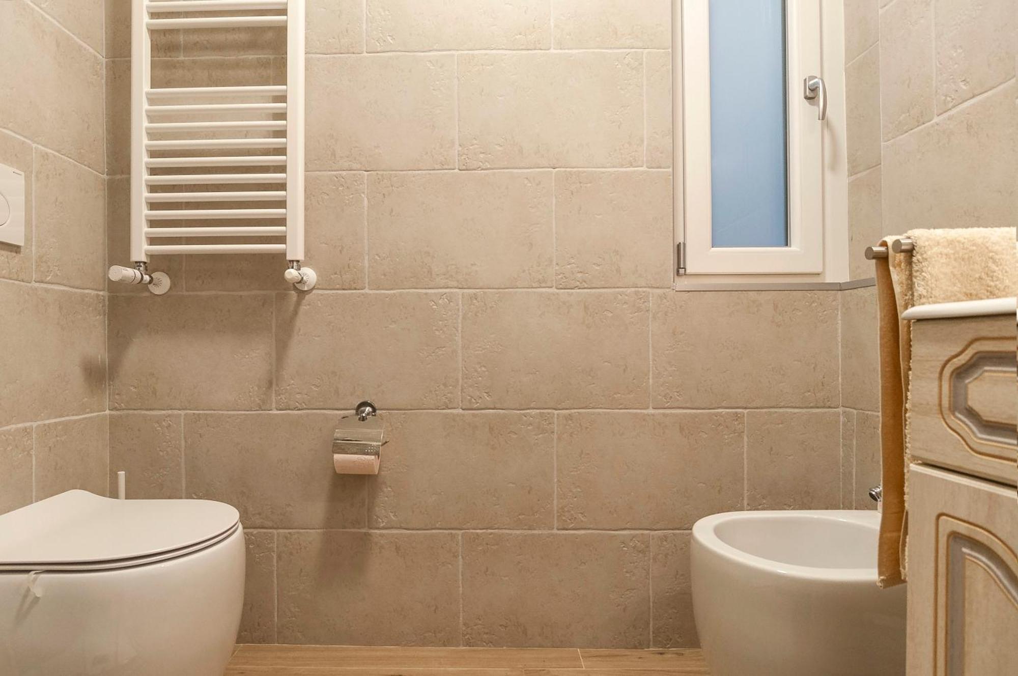 Elegant Comfy Three-rooms In Eur With Parking Apartment Rome