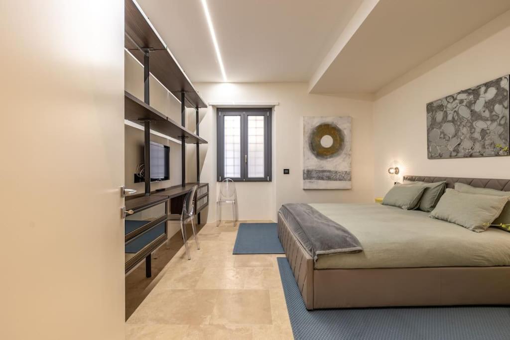 Apartment Aedrian's Loft. Boutique With Private Terrace In The Center Of Rome