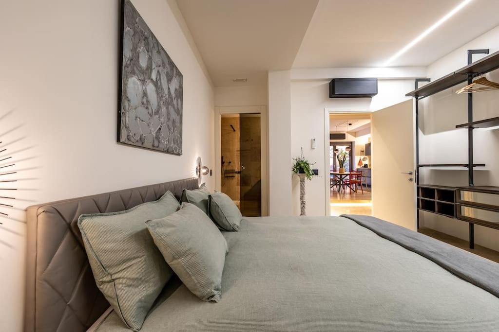 Apartment Aedrian's Loft. Boutique With Private Terrace In The Center Of Rome