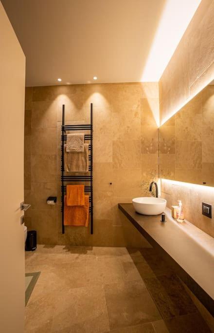 Aedrian's Loft. Boutique With Private Terrace In The Center Of Apartment