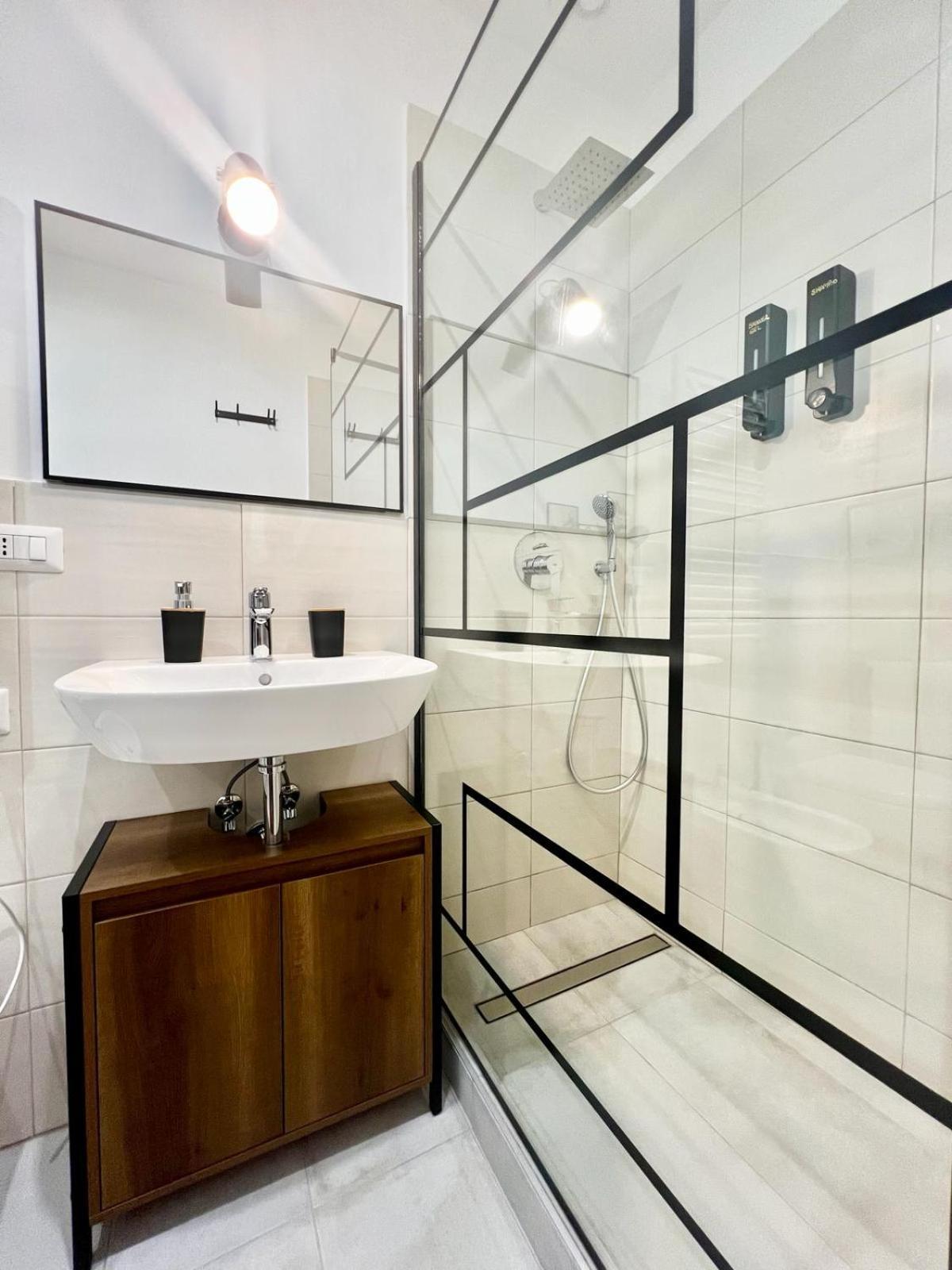 Pvr Luxury * Rome