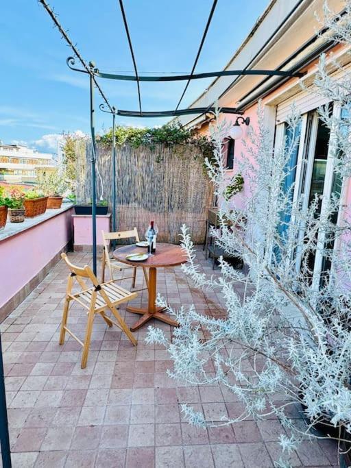 Penthouse Con Terrazzo Vista A Monteverde Apartamento