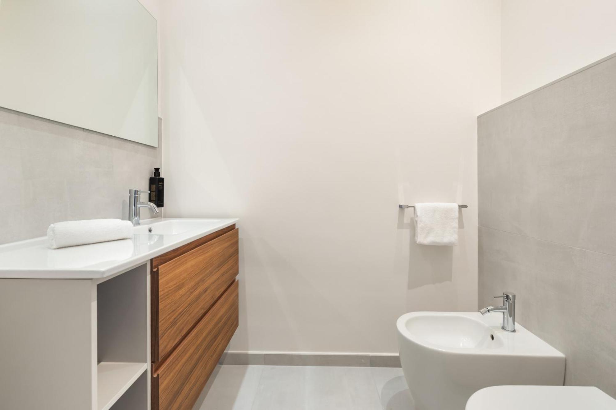 Apartment Vatican Lovely 2br With Terrace Rome