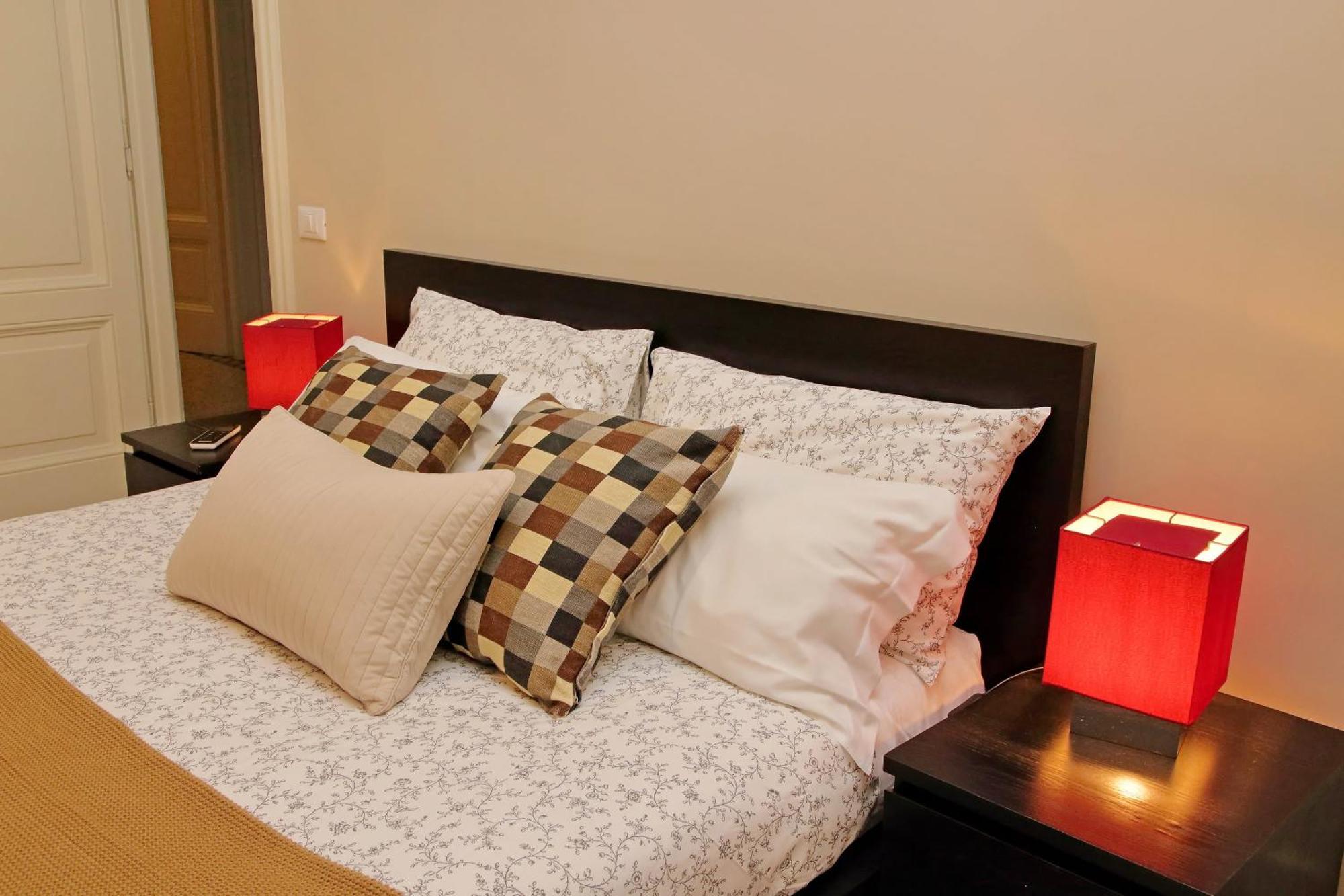 Casa Giuliana -3br 2bath Flat, 116 M2 On One Level, 2nd Floor With Lift, High Comfort, Quite, Chic, Doorman, 600 Meters From Vatican Museums And Ottaviano Metro, Plenty Of District Facilities, Welcome Drinks & Local Guide, 24 Hour 4 Language Su * Rome