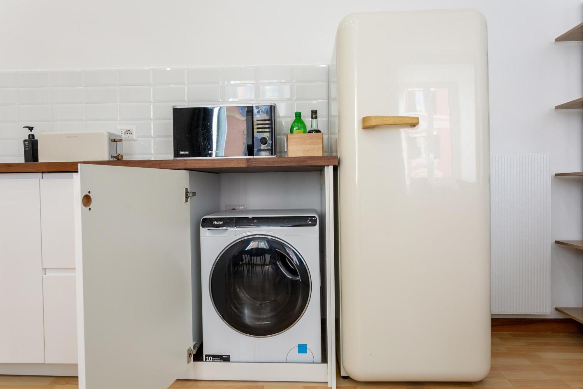 5 Bdrms Appartement *