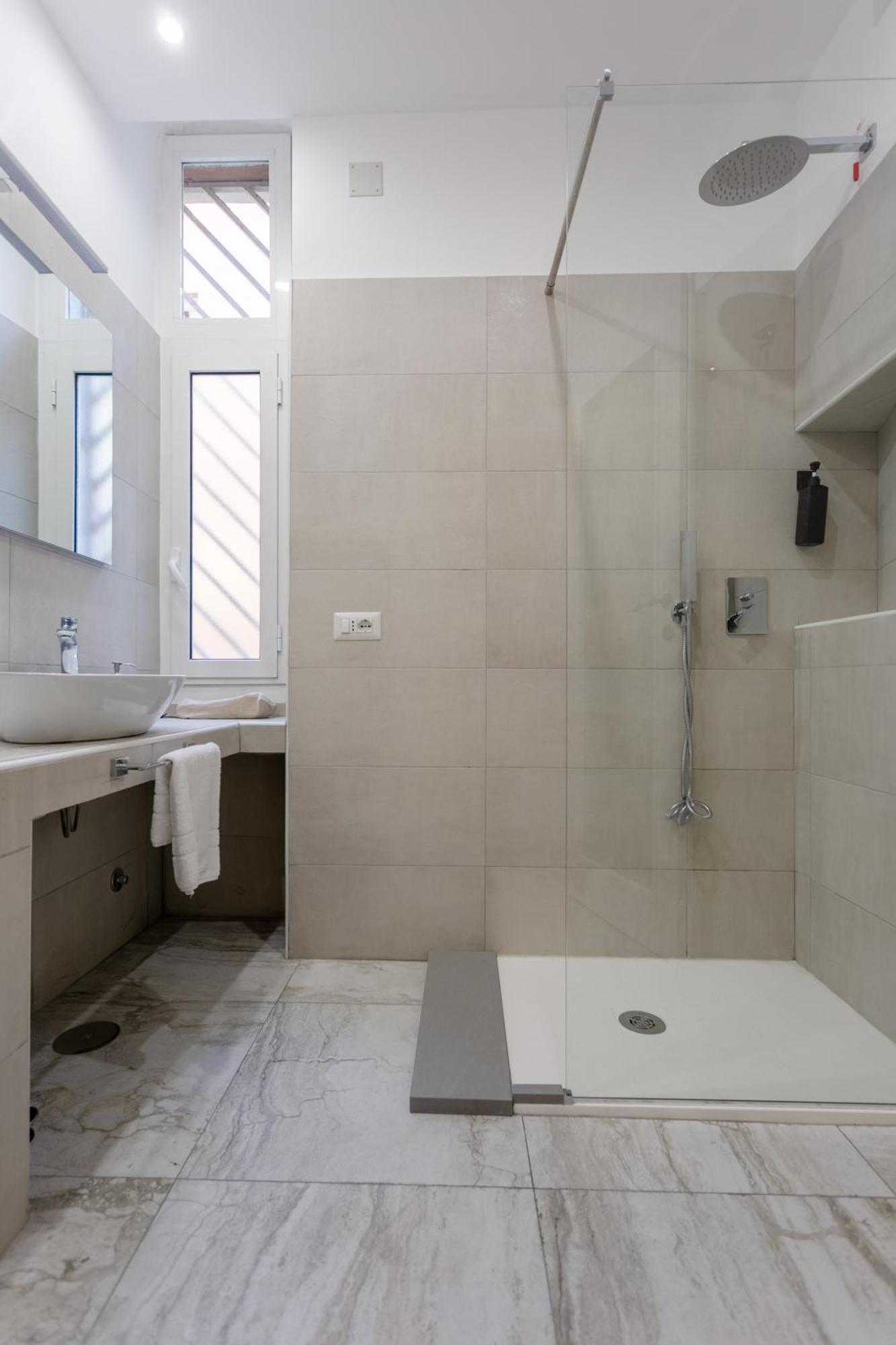 Appartement 5 Bdrms *