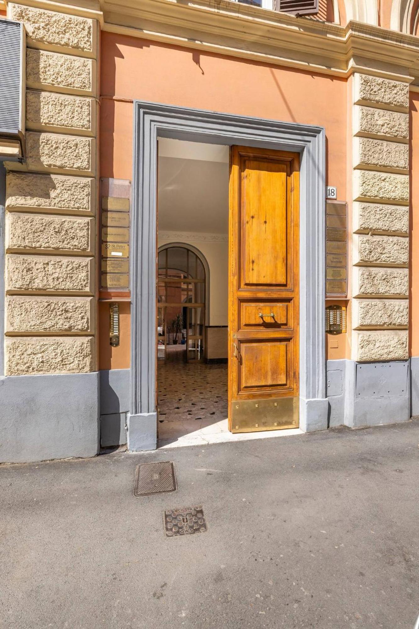 Apartment Grande E Storico Ai Musei Vaticani Rome