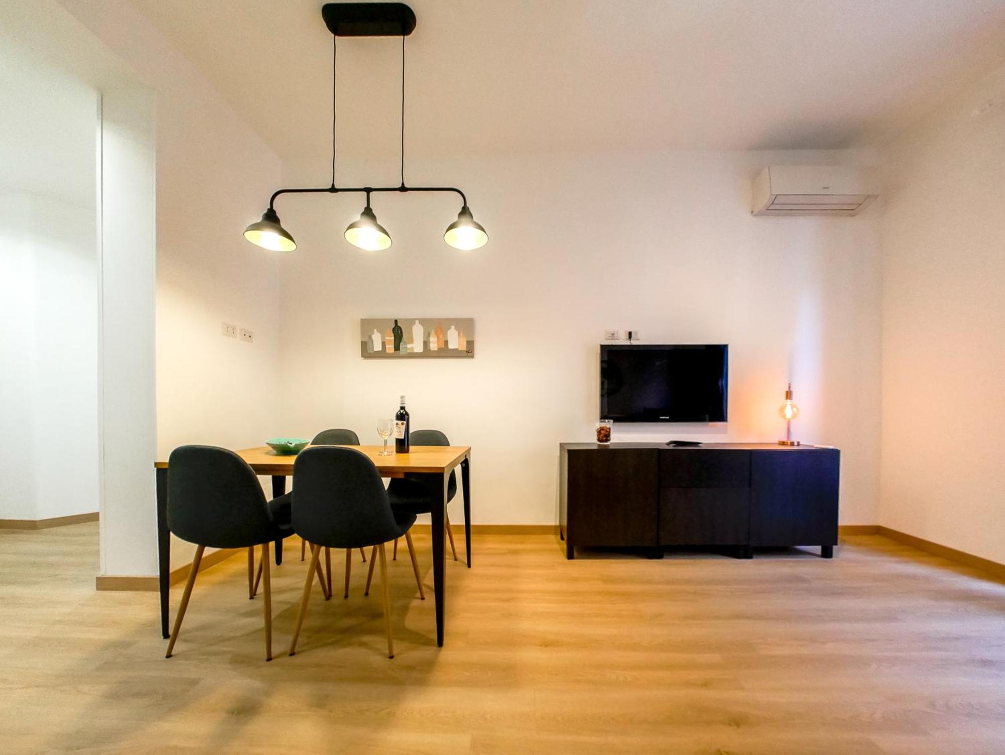 Appartamento Chic Modern 2-bedroom Near Metro