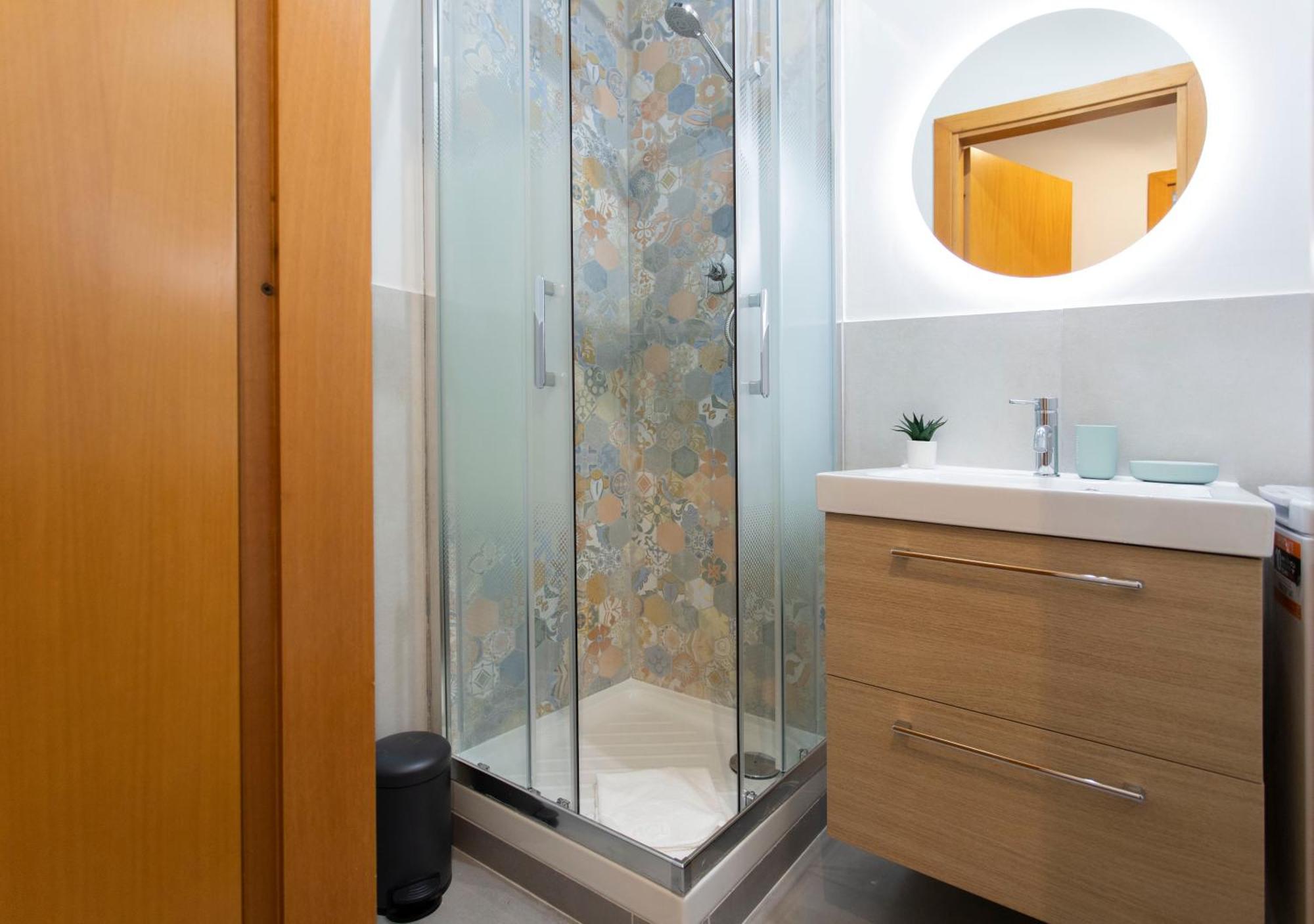 Emilia - Elegant And Modern Apartment Rome