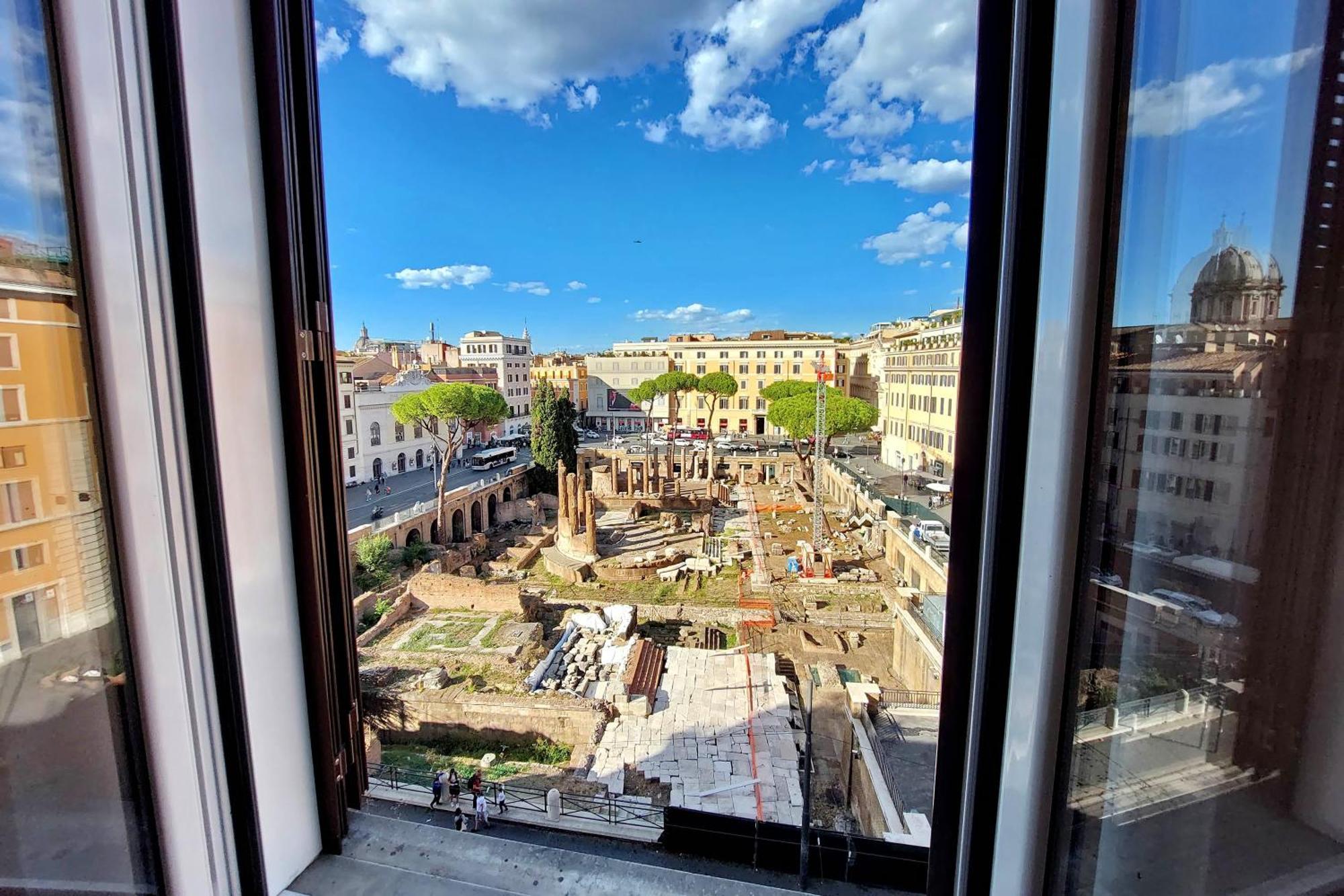 Torre Argentina * Rome