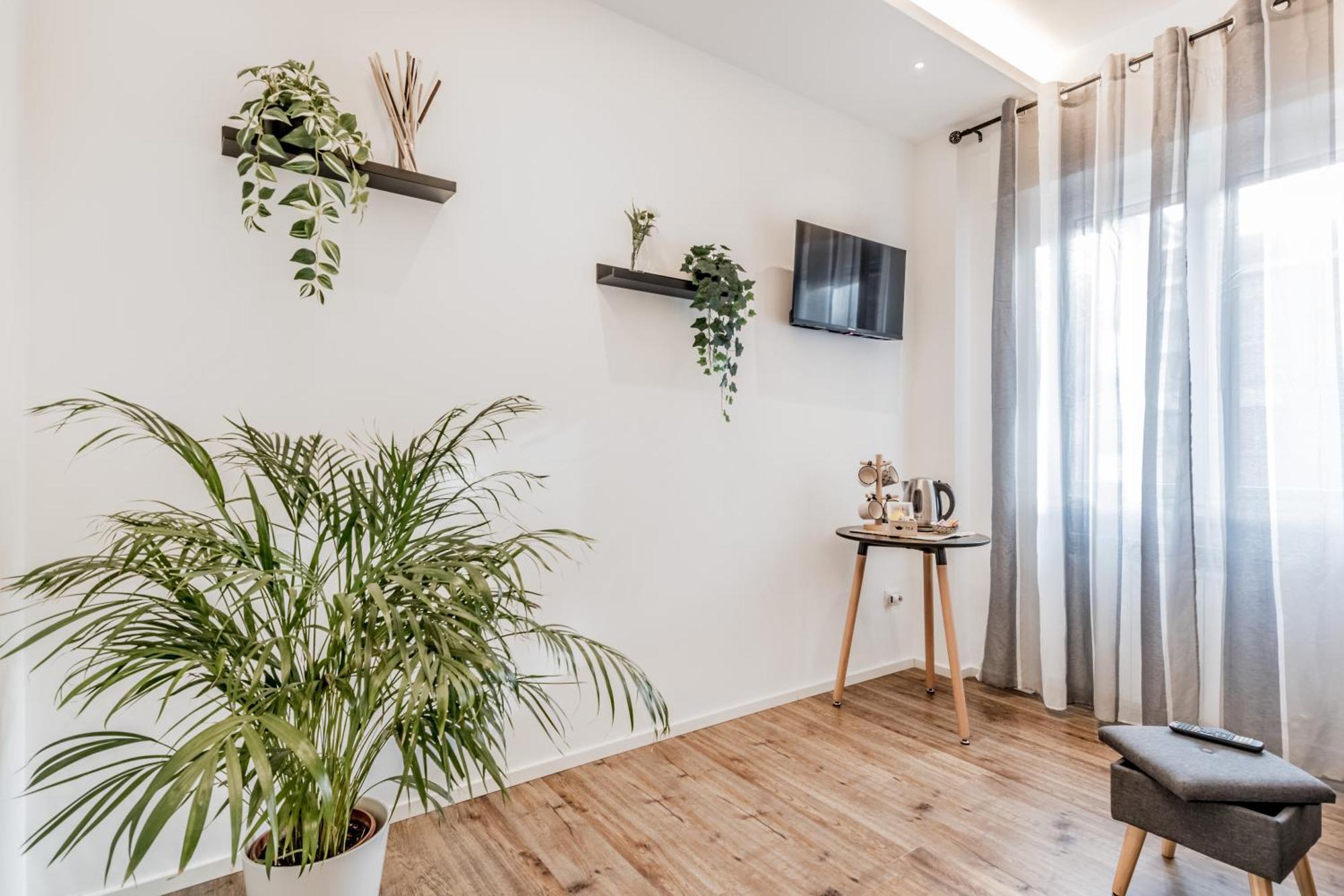 Loungefloor Metro A Netflix & Wi-fi Apartment
