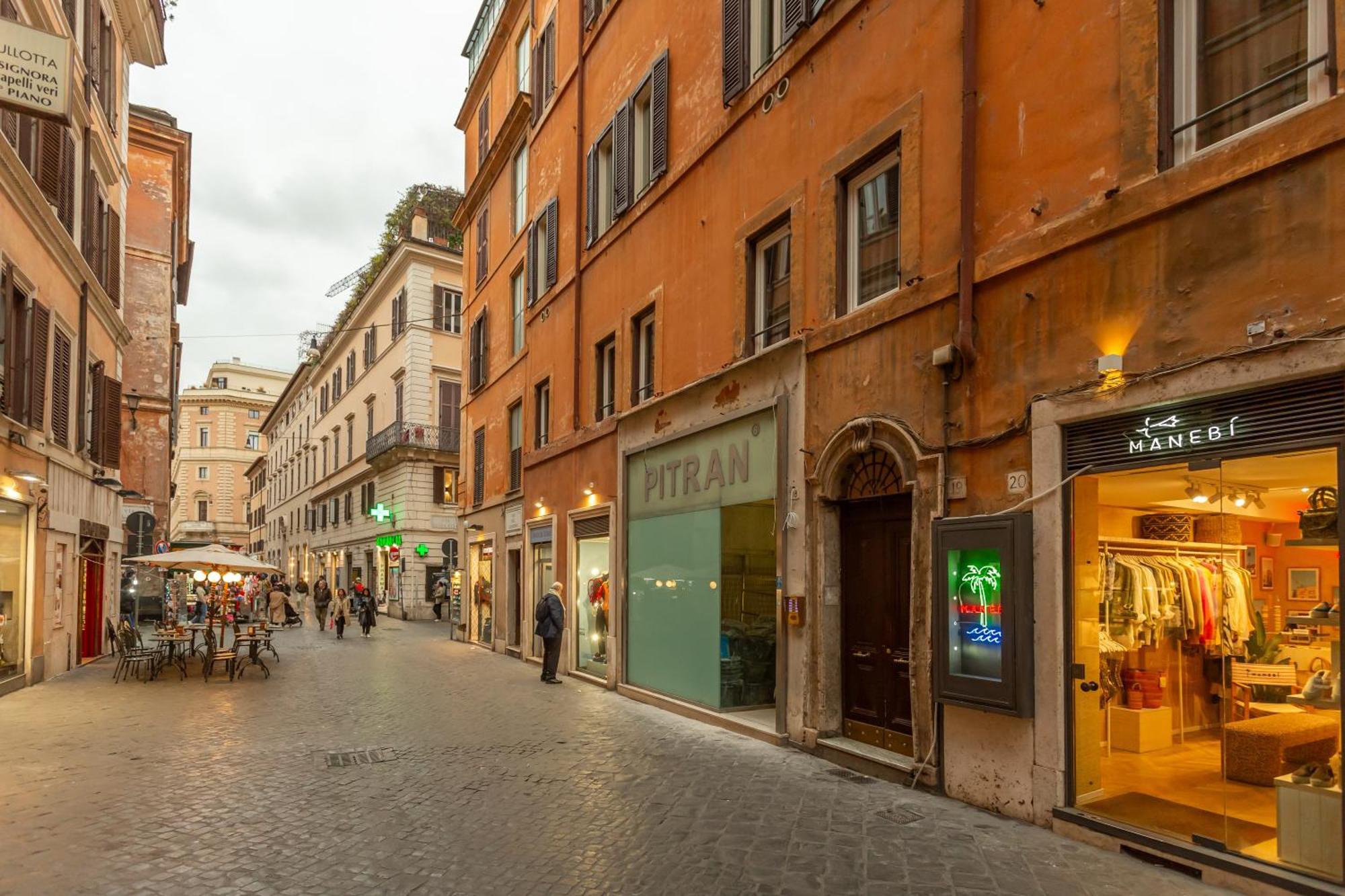 Spanish Steps Deluxe