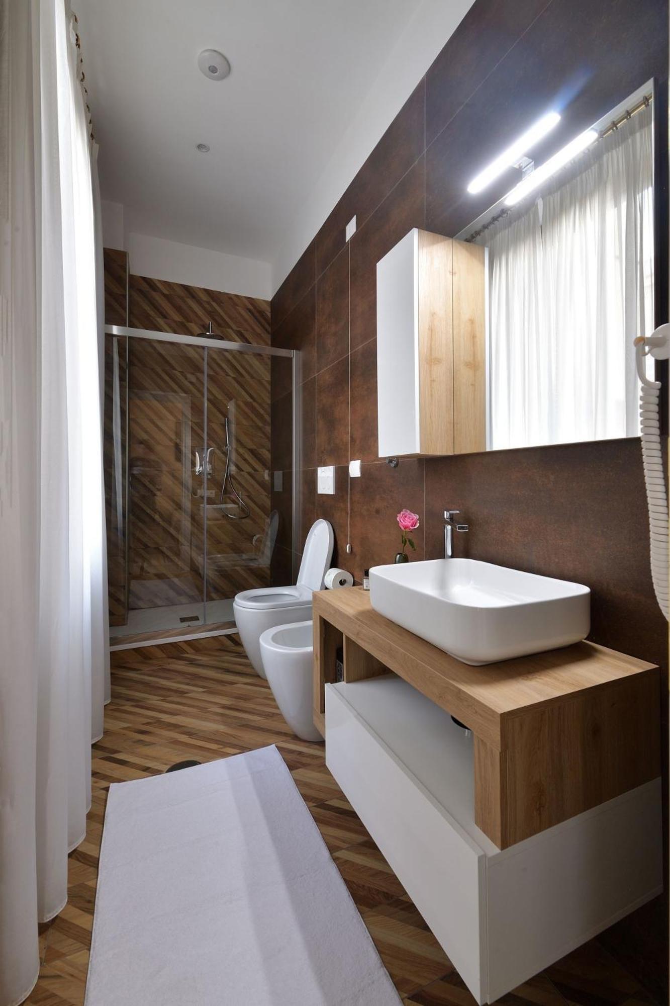 Trinita Guest house *