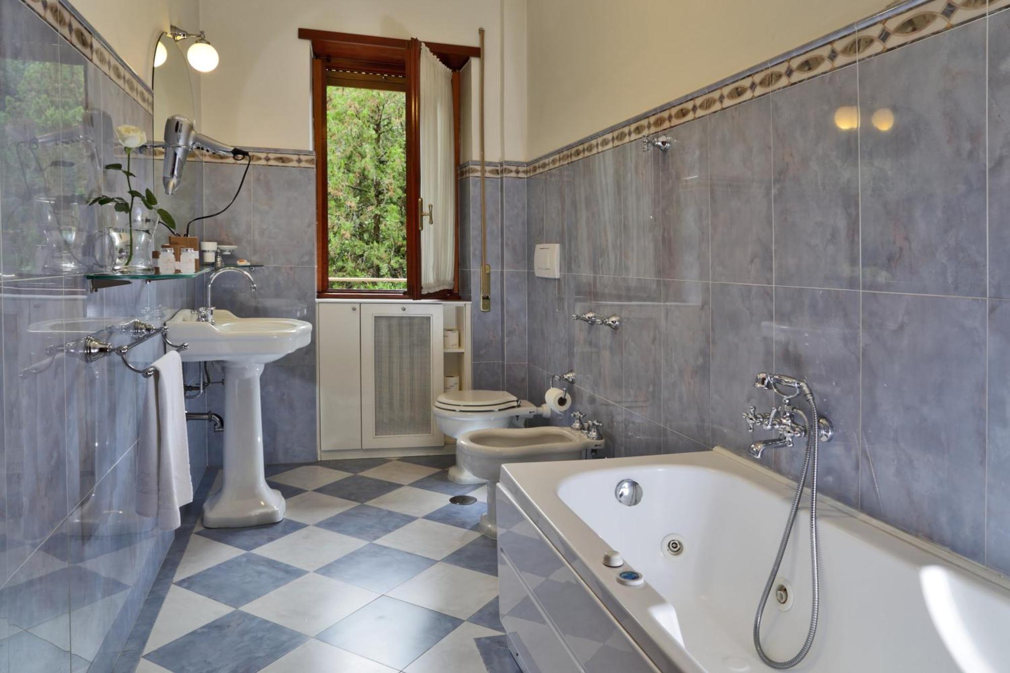 Large Family E8 Apartment Rome