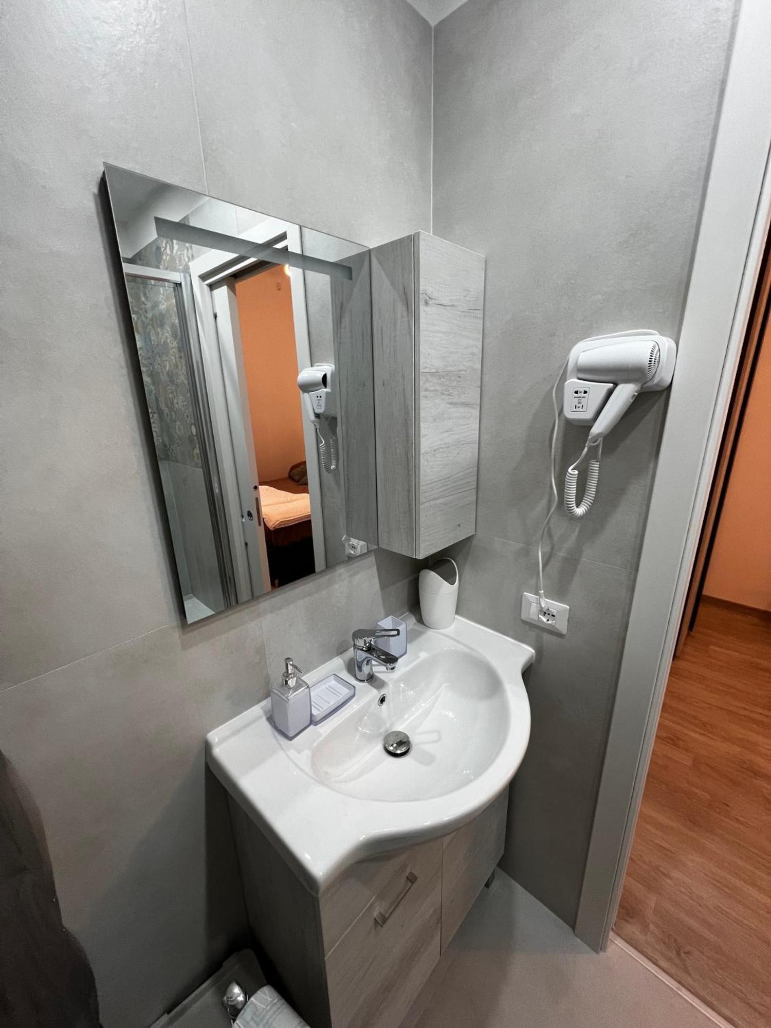 Love4rome Guest house