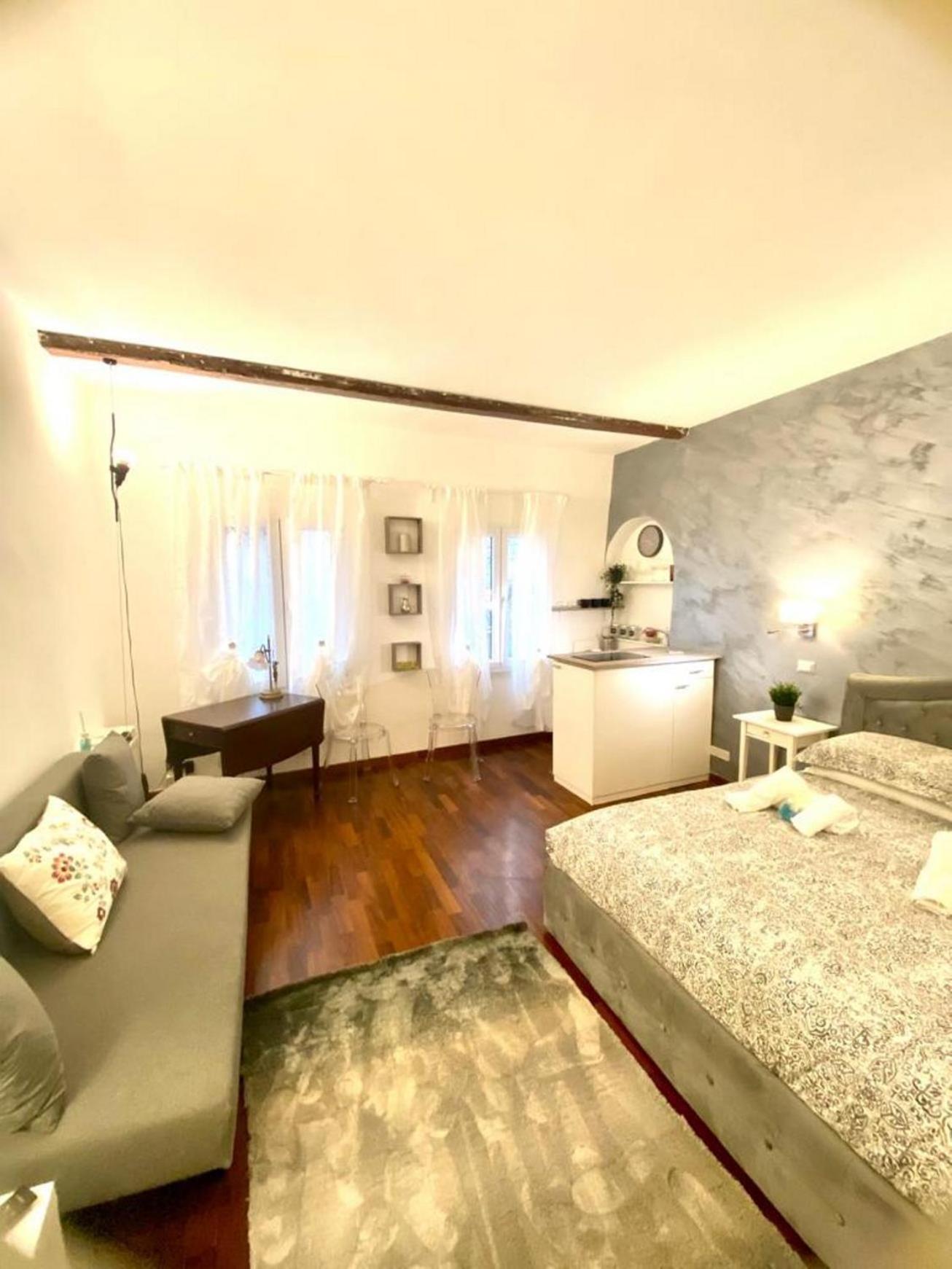 Navona Viola Apartment