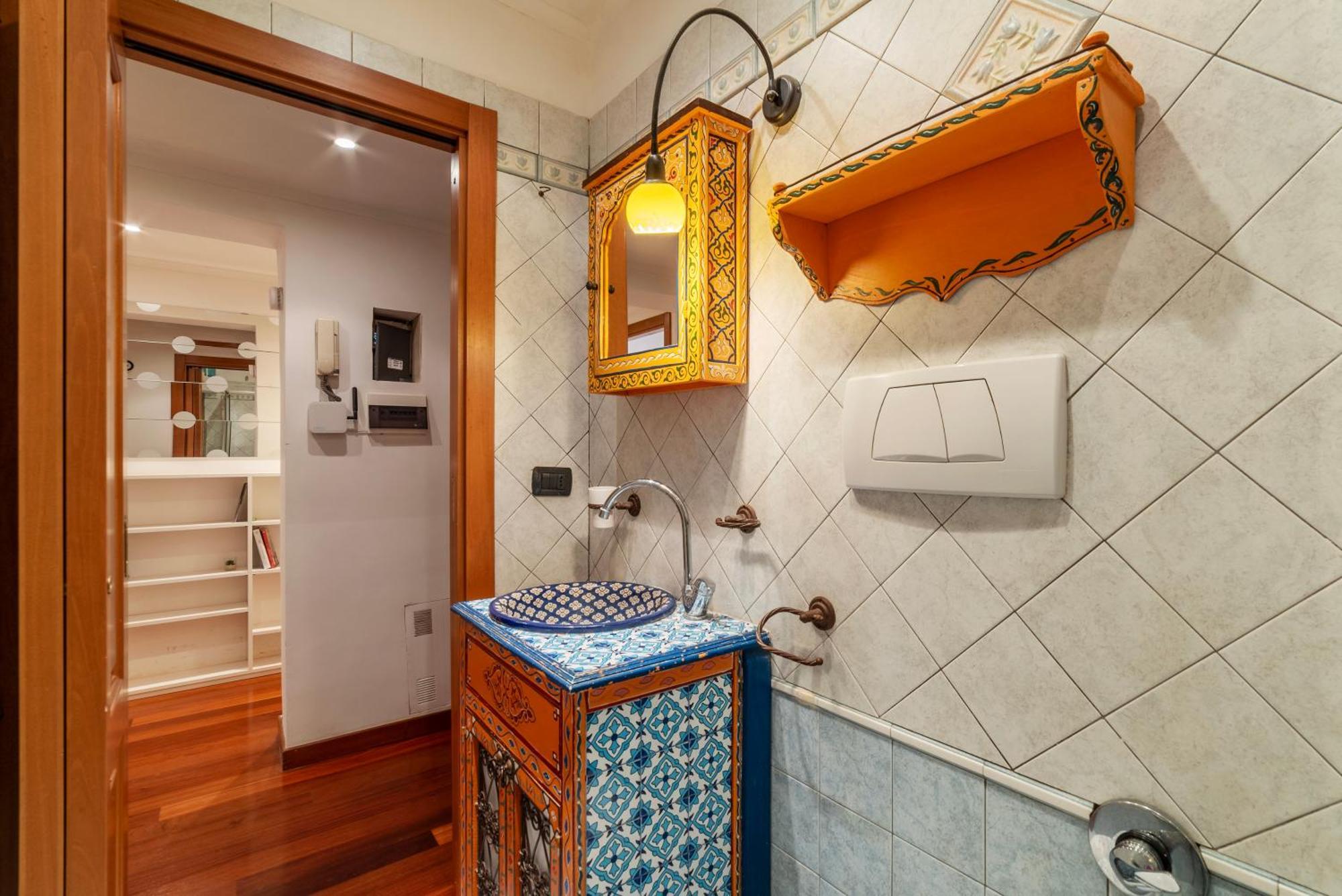 Termini Live Laugh & Appartement