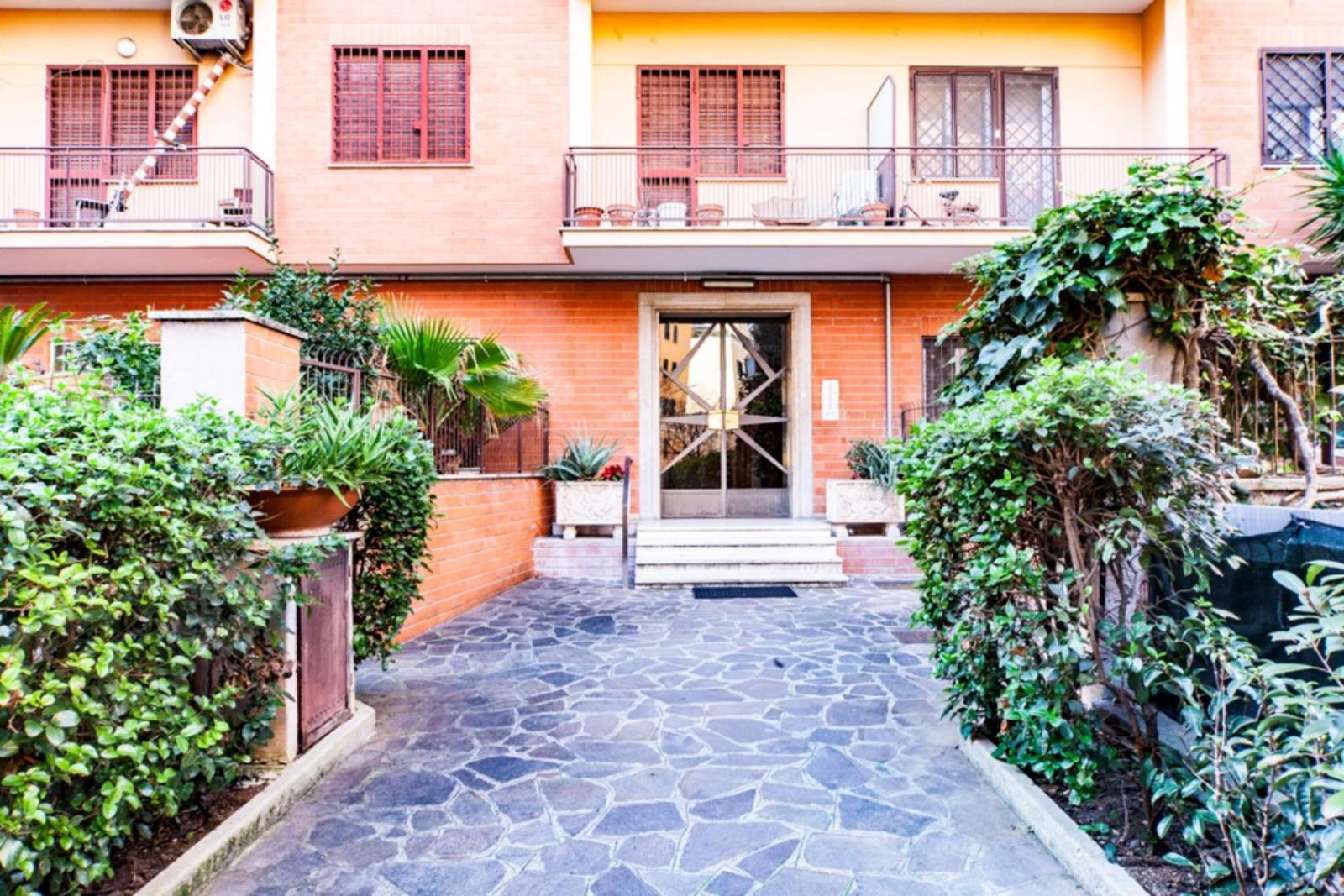 Il Giardino A Trastevere Relax E Comfort A Vicino Il Centro Apartment Rome