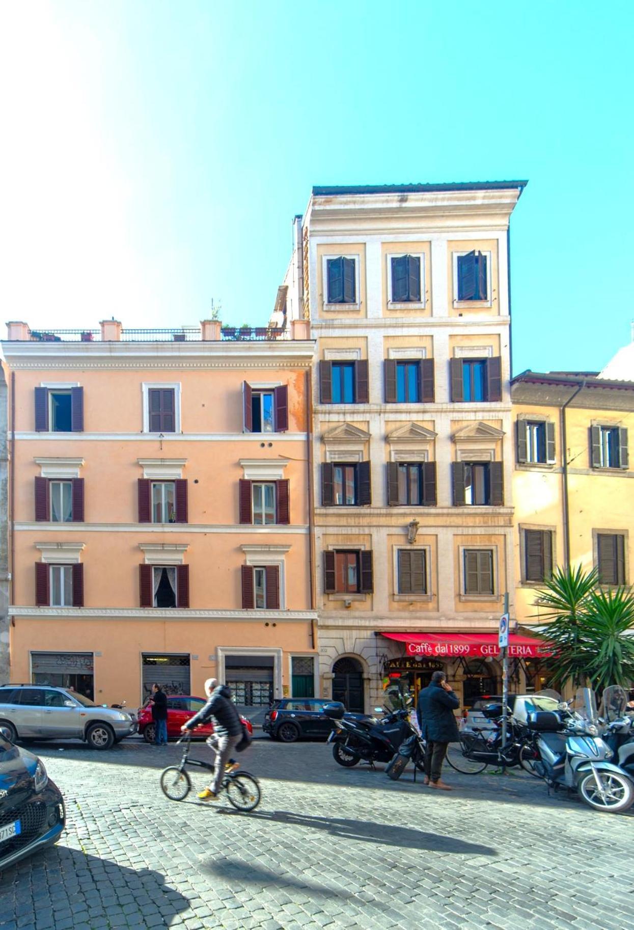 Appartement Saint Louis Penthouse, Cozy Little Next To Pantheon Rome
