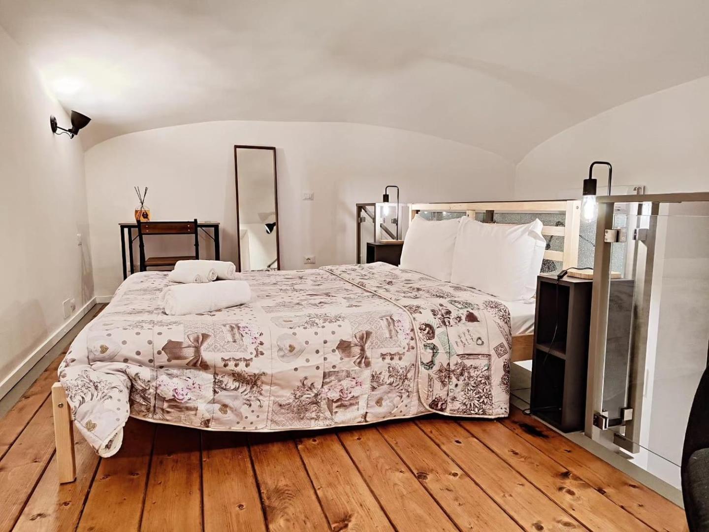 Apartment Testaccio Industrial Loft