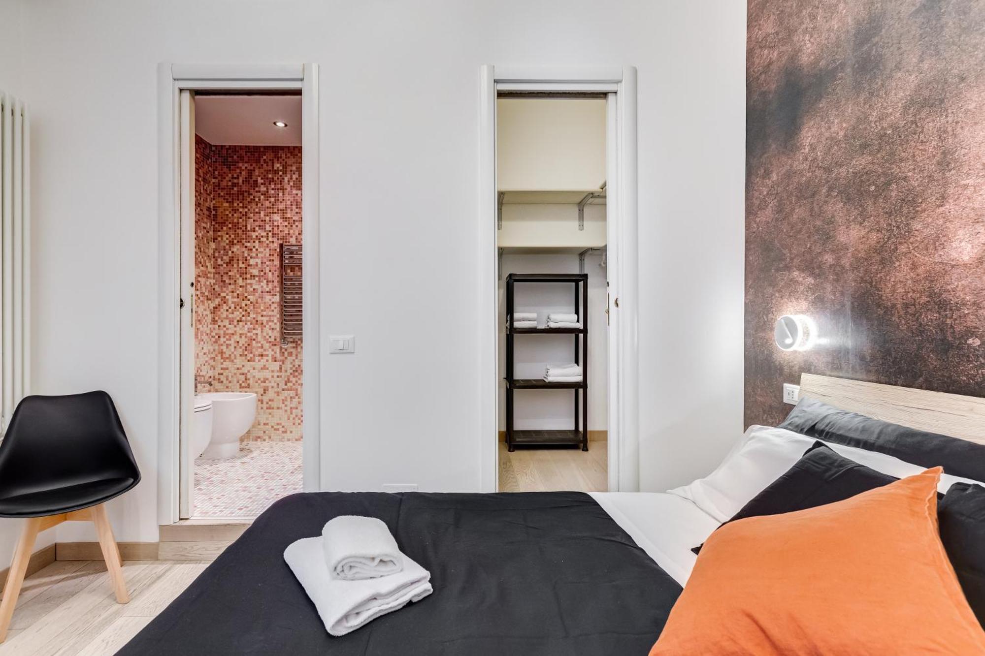 Classy 2-bdr In Termini District Apartment