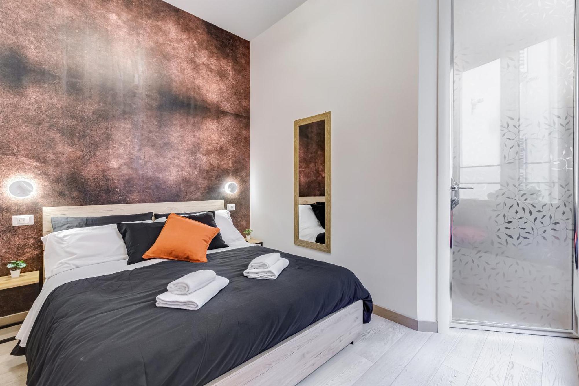 Classy 2-bdr In Termini District *
