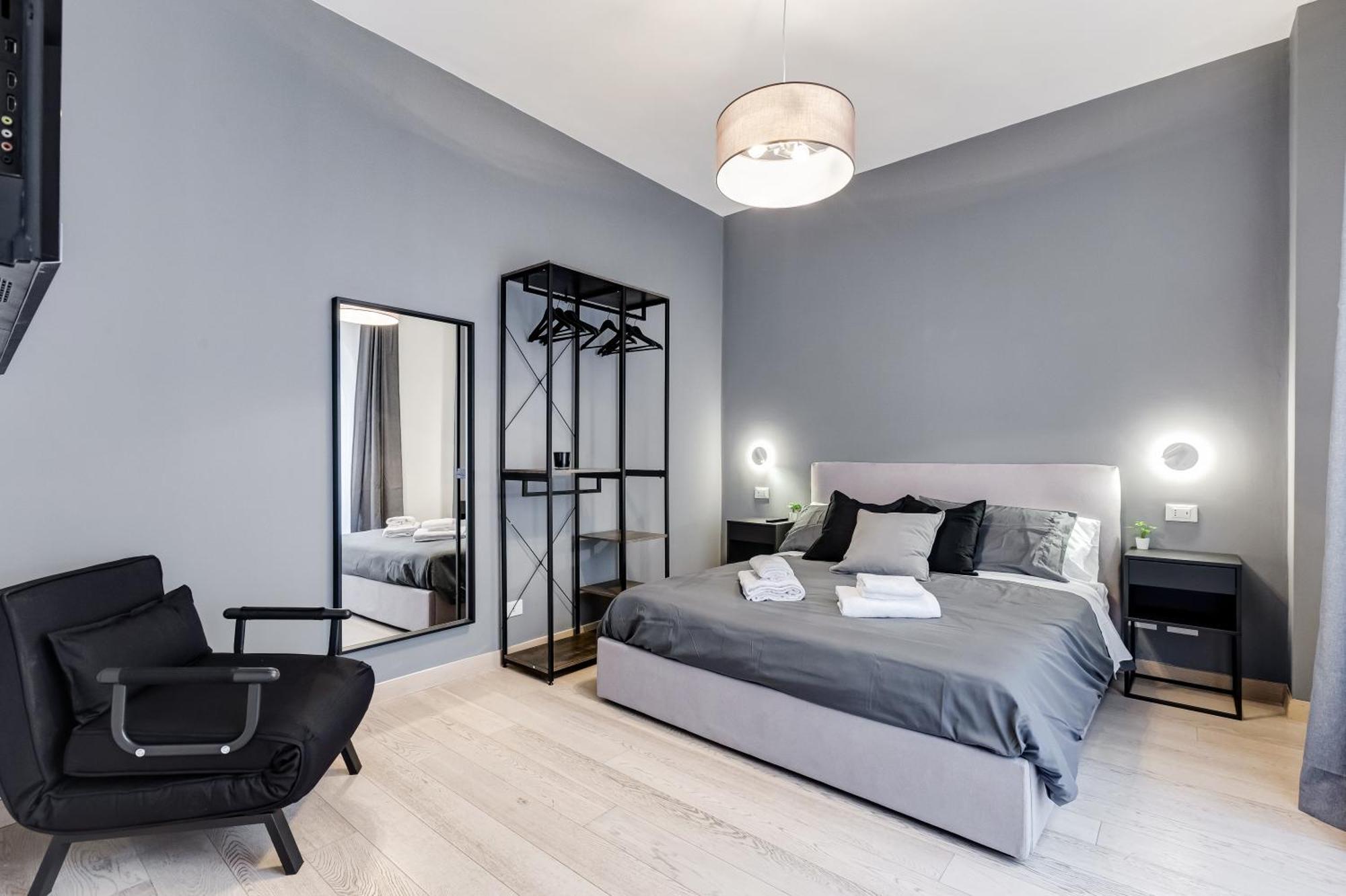 Classy 2-bdr In Termini District Apartment *