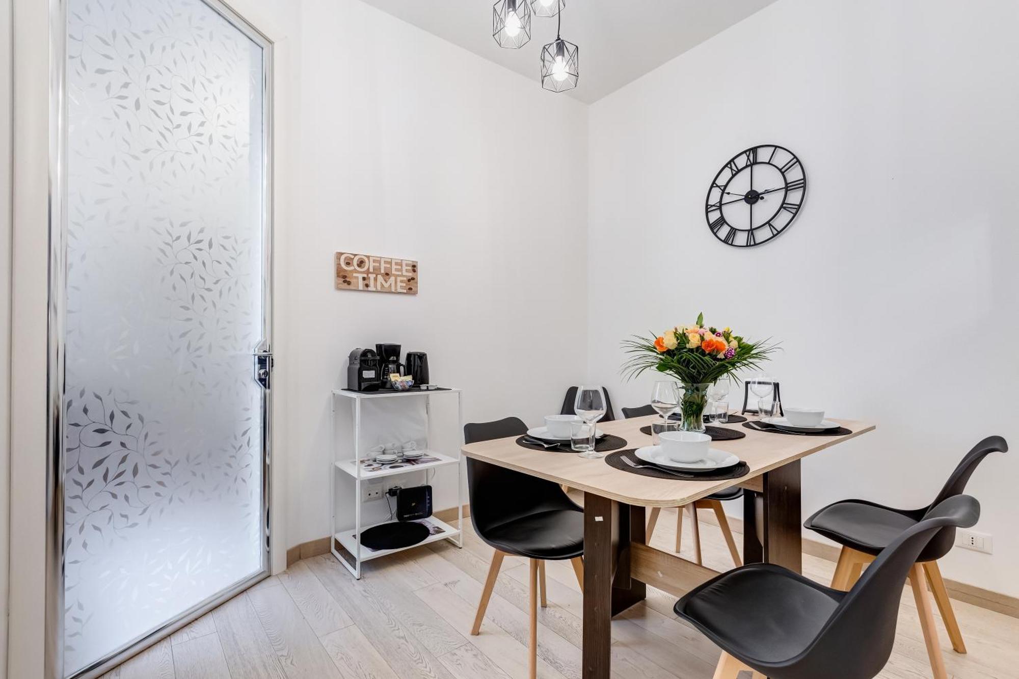 Classy 2-bdr In Termini District * Rome
