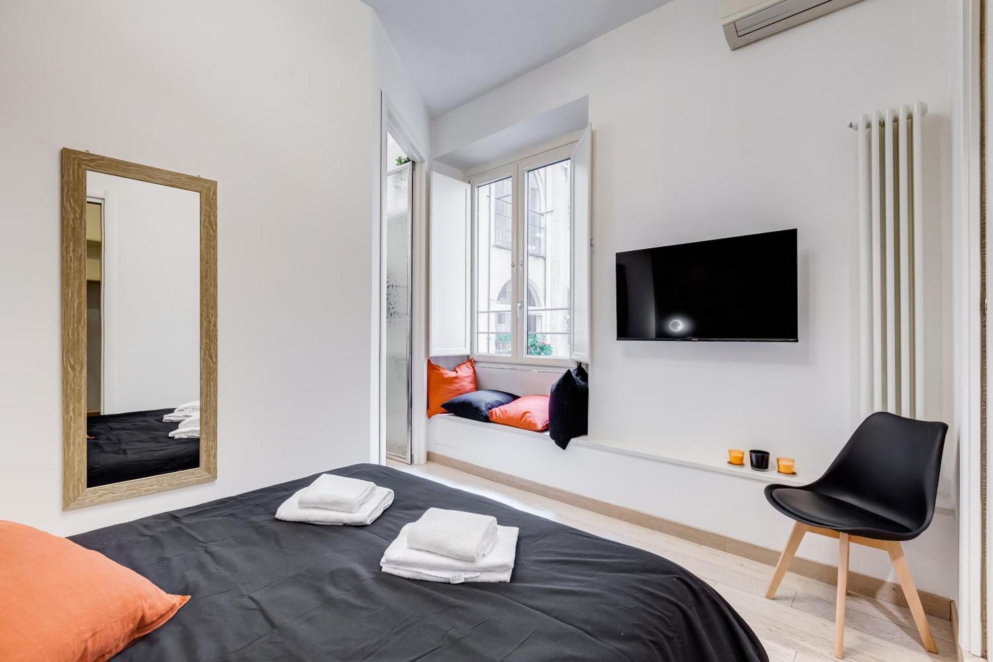 Classy 2-bdr In Termini District Apartment