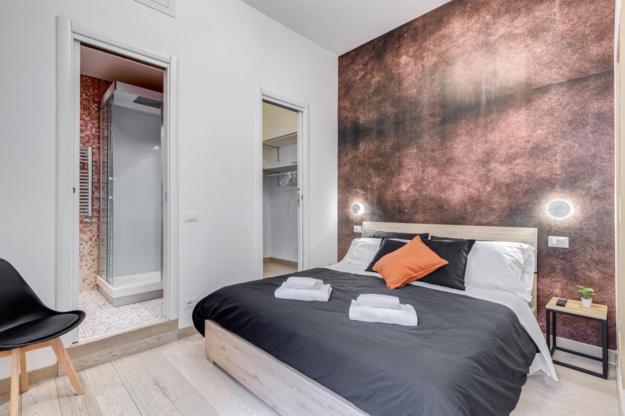 Classy 2-bdr In Termini District Rome