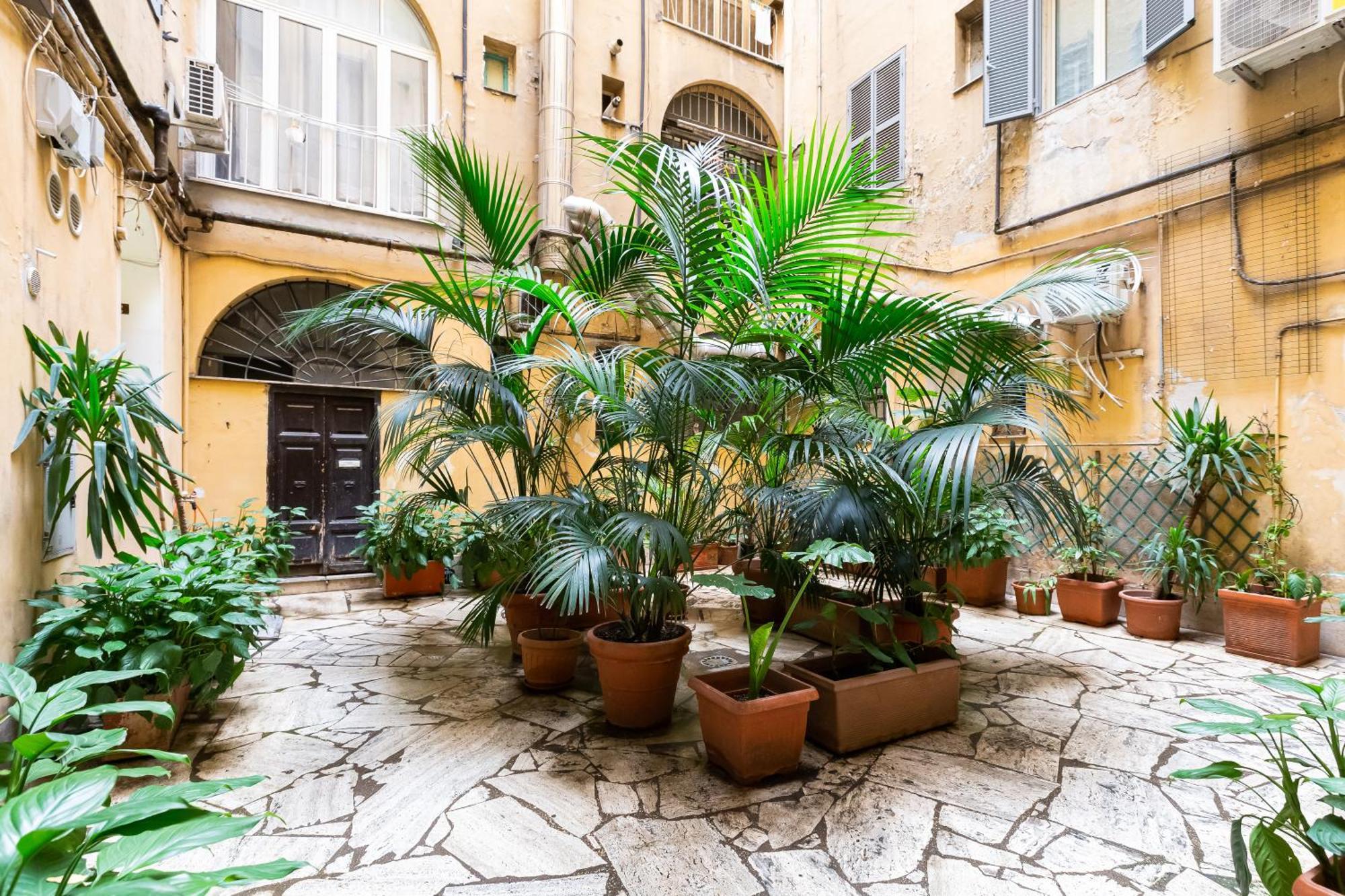 Classy 2-bdr In Termini District *
