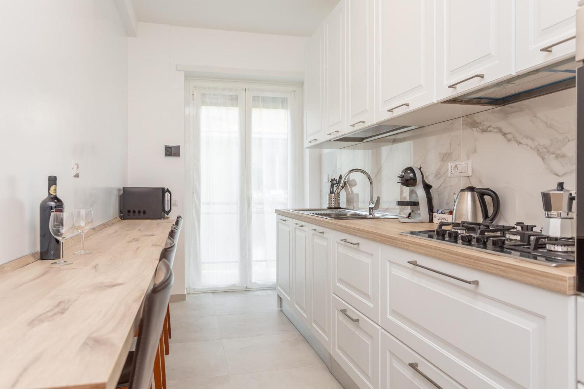 2-bedroom Retreat Near Metro & Parks Apartment *
