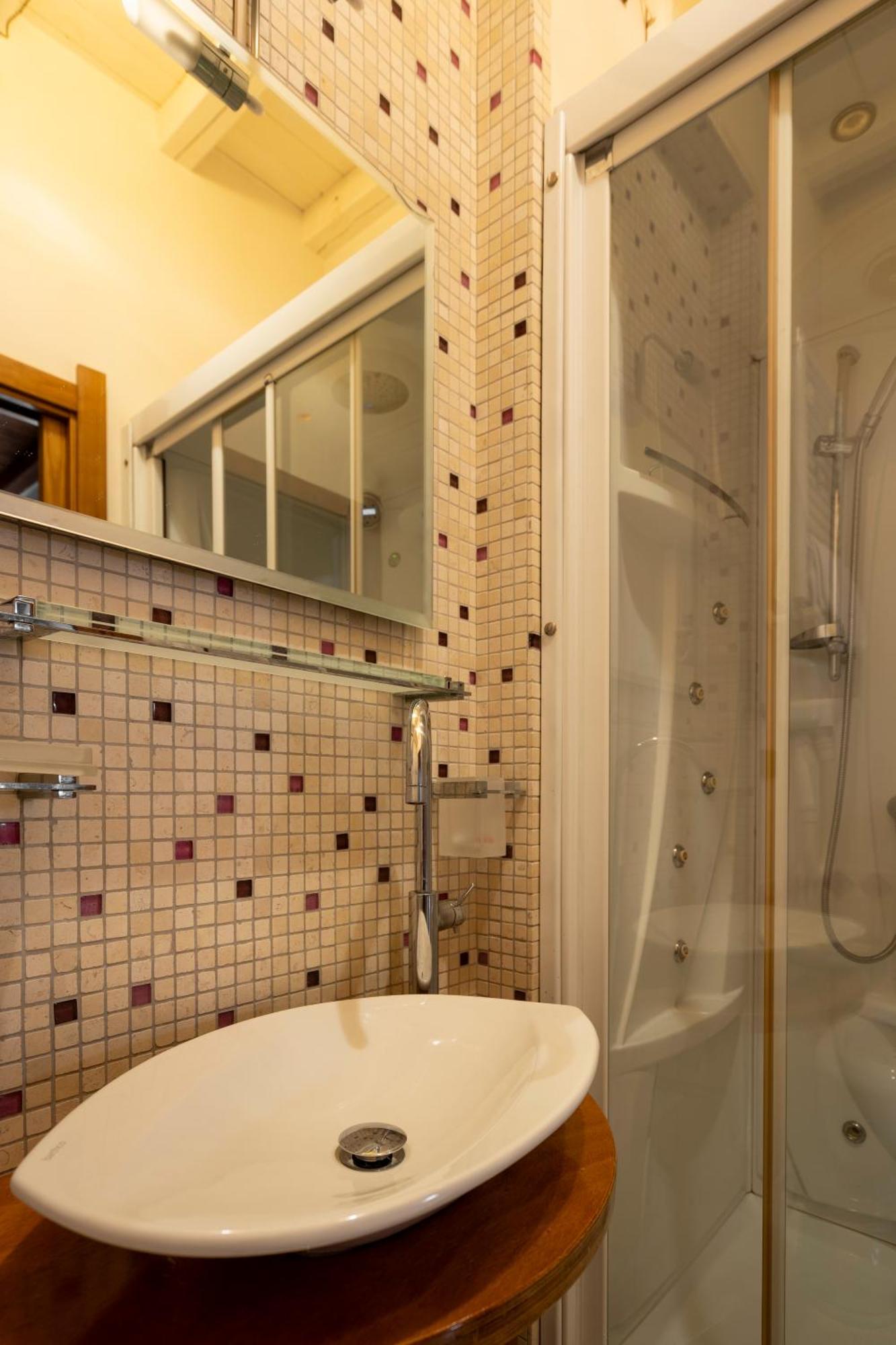 Condotti Gasthuis 2*